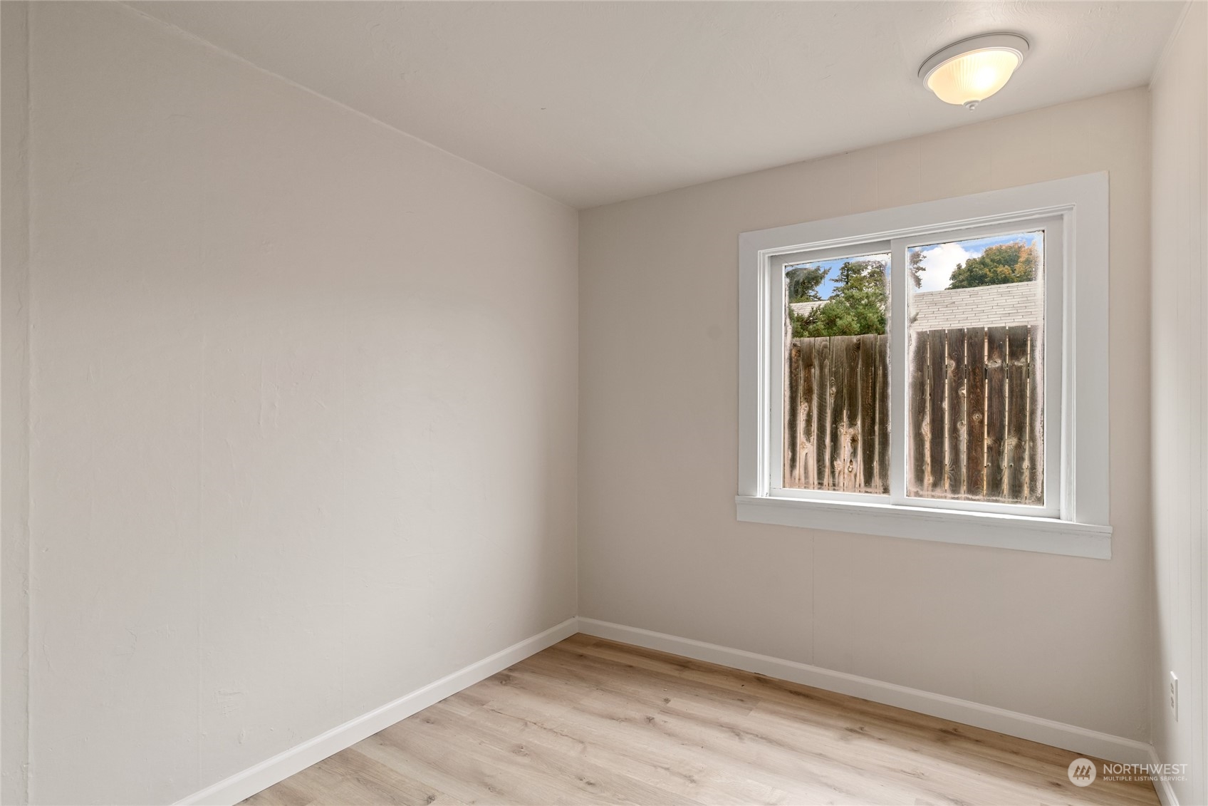 property viewer photo 16