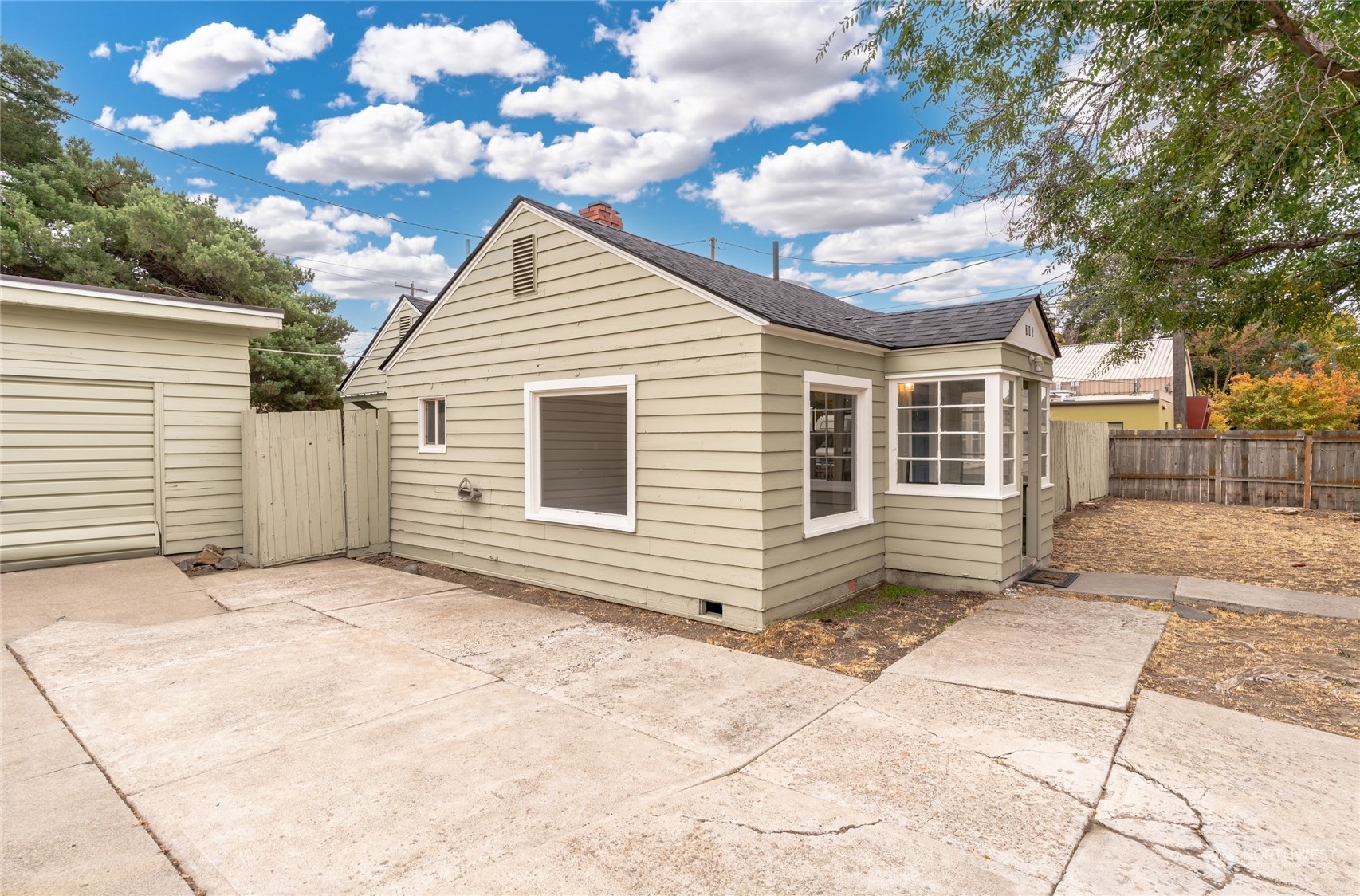 property viewer photo 23