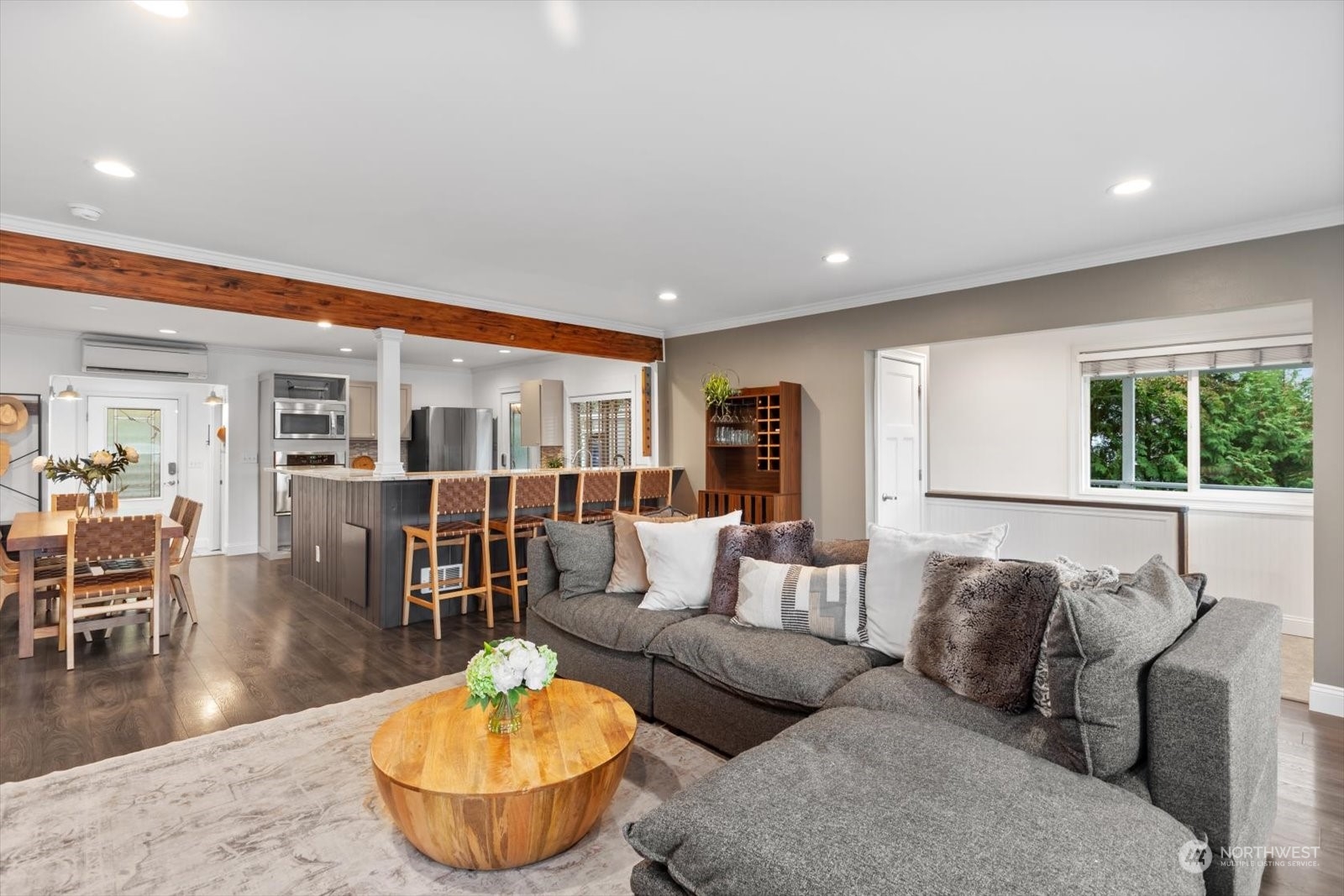 property viewer photo 9