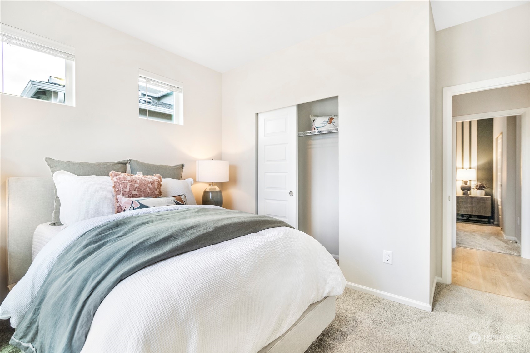 property viewer photo 15