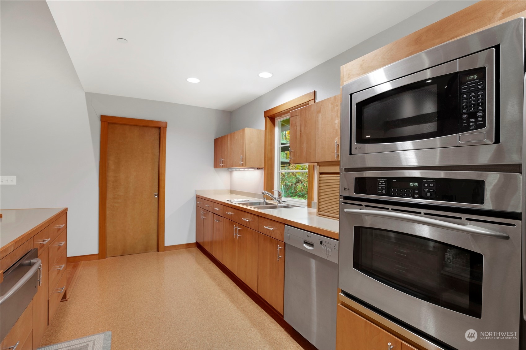 property viewer photo 14