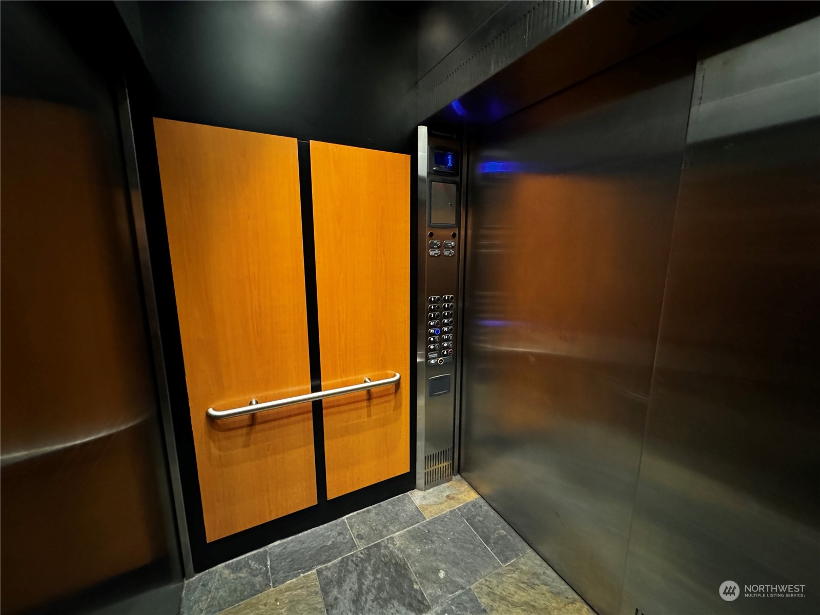 property viewer photo 23