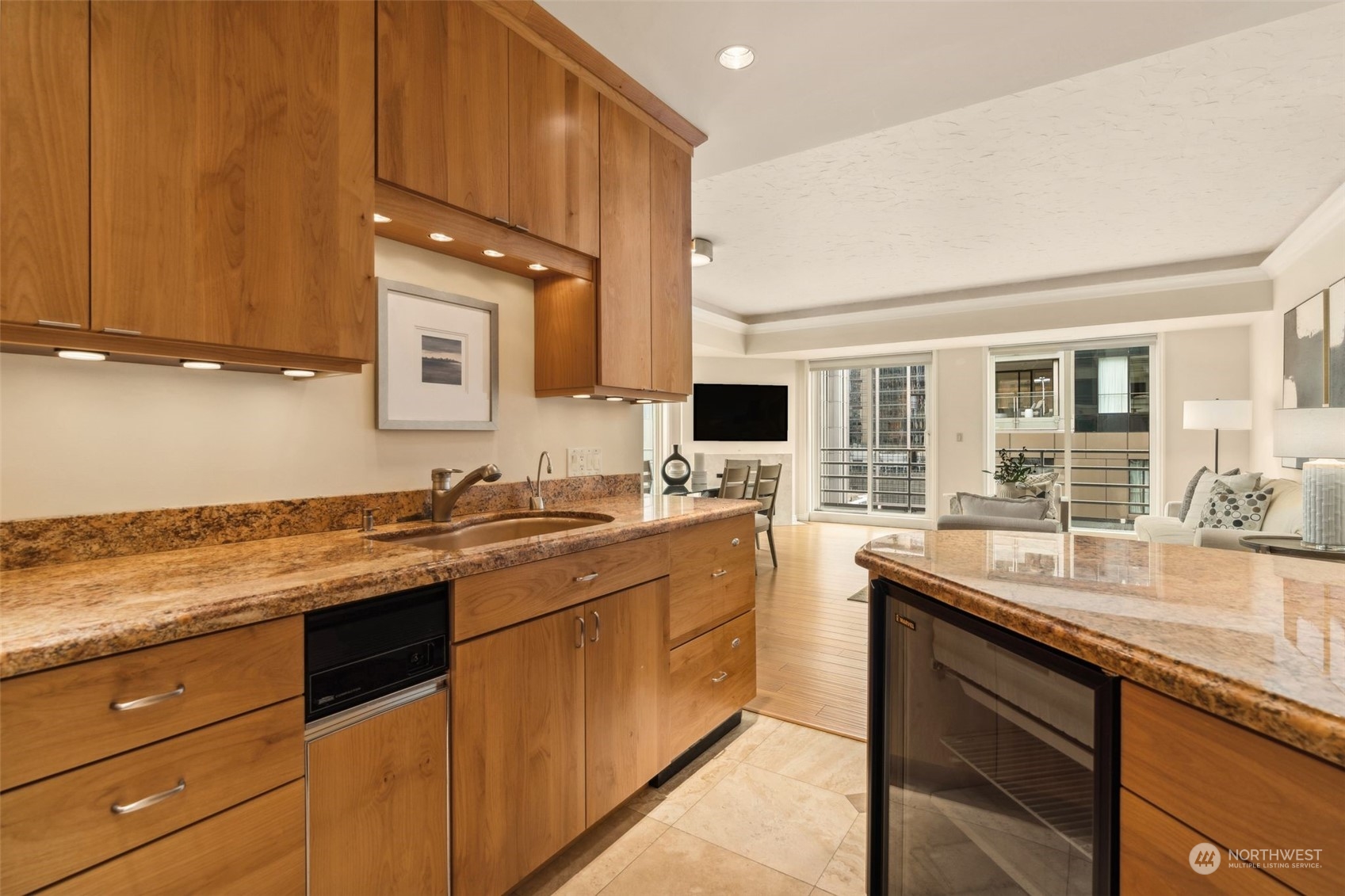 property viewer photo 6