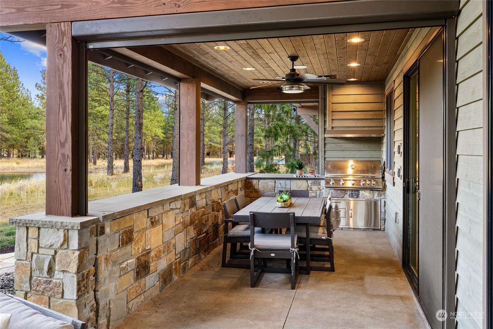 property viewer photo 12