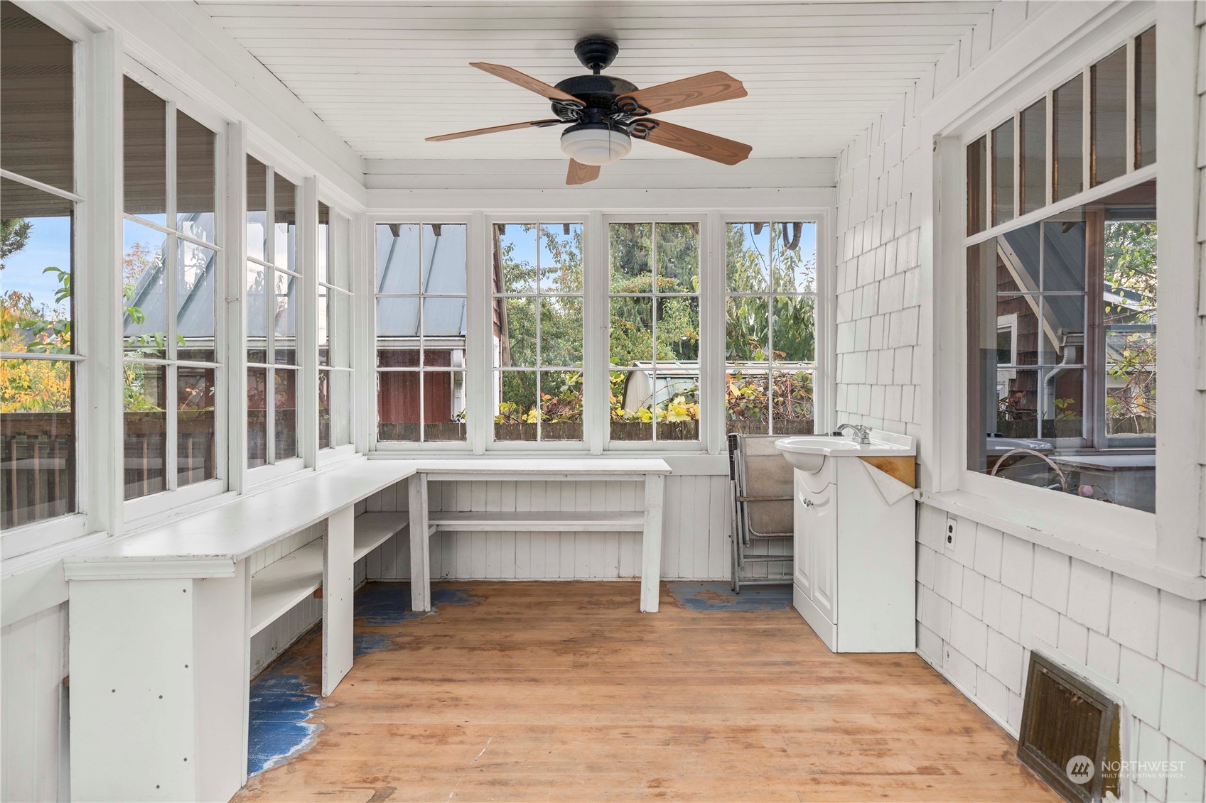 property viewer photo 4