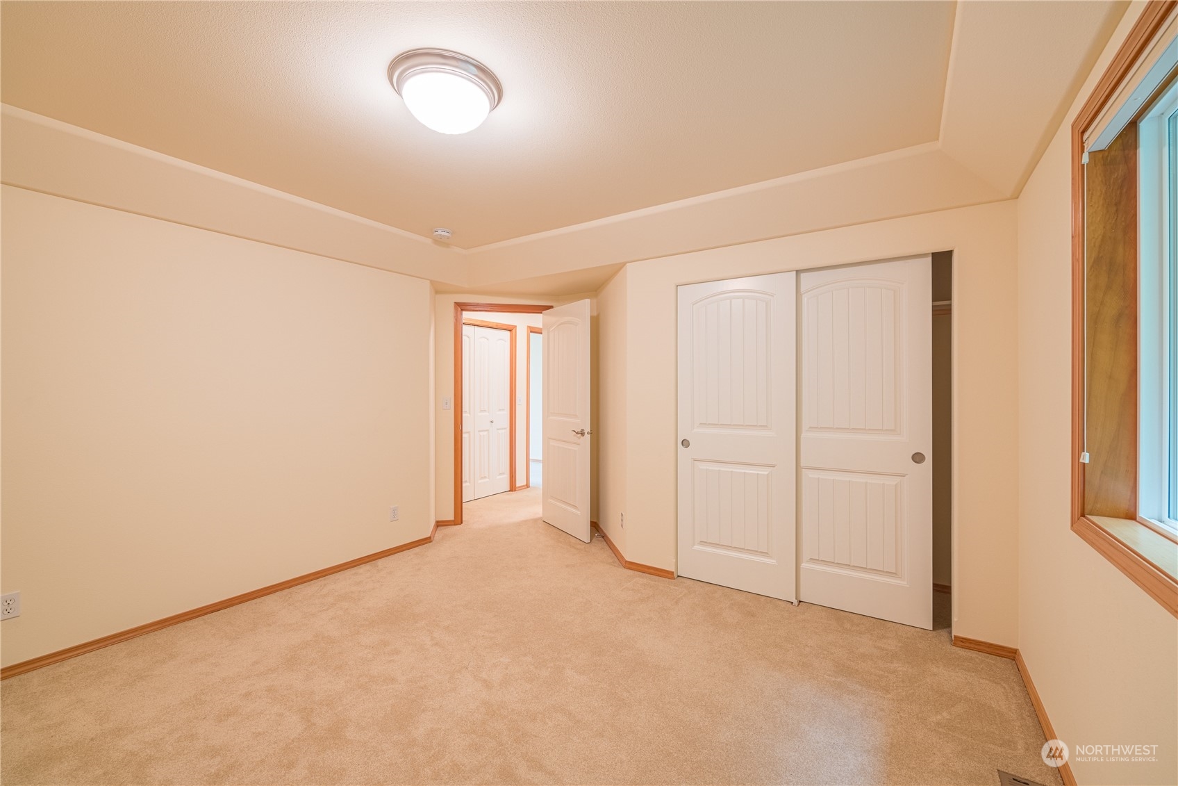 property viewer photo 24