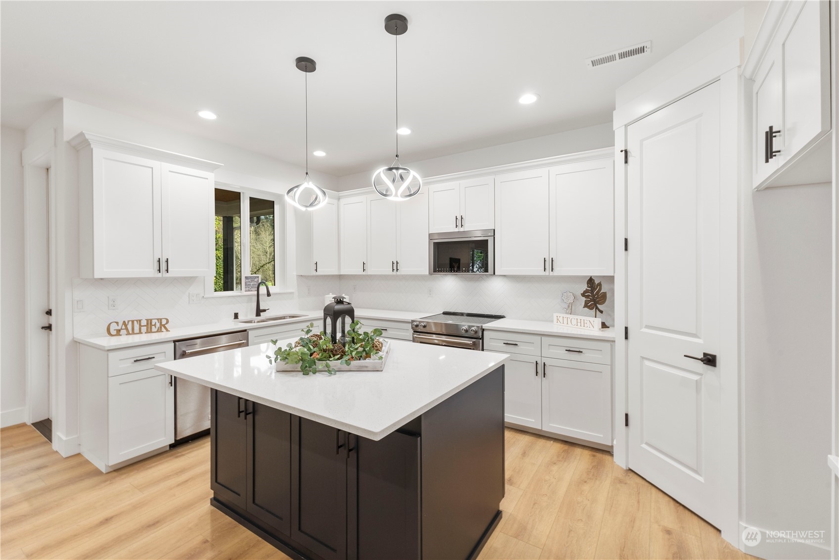property viewer photo 11
