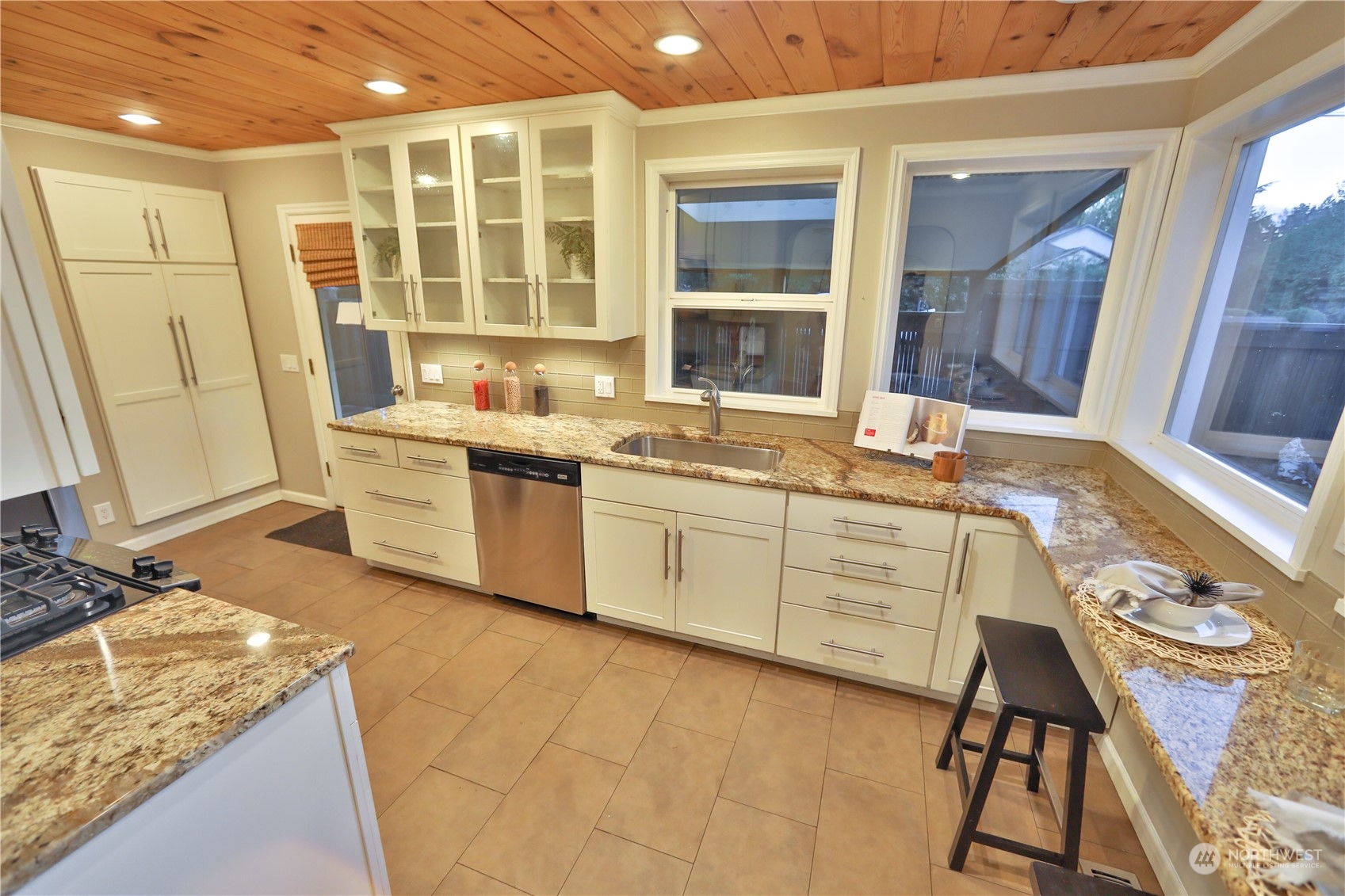property viewer photo 4