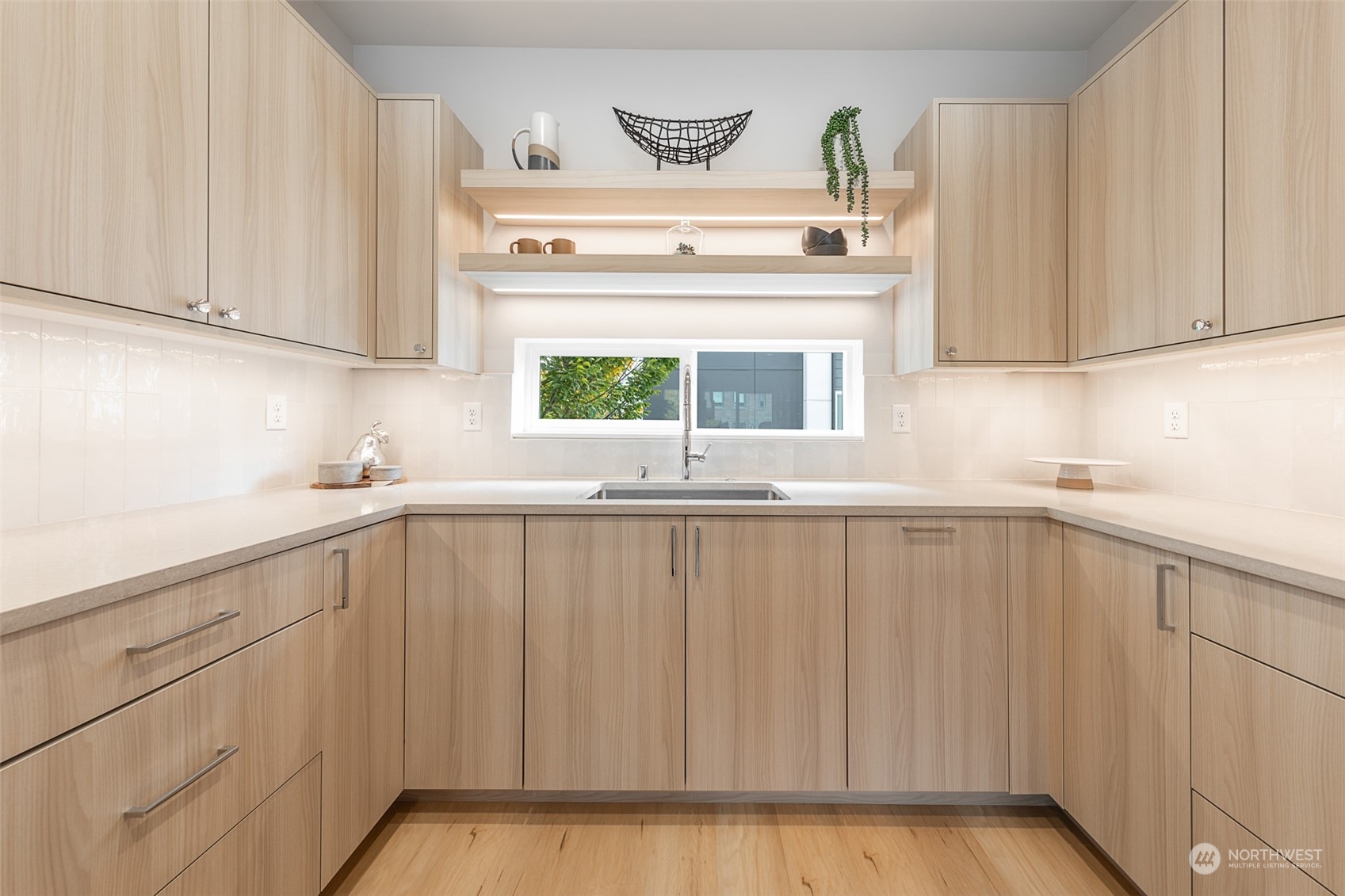 property viewer photo 10