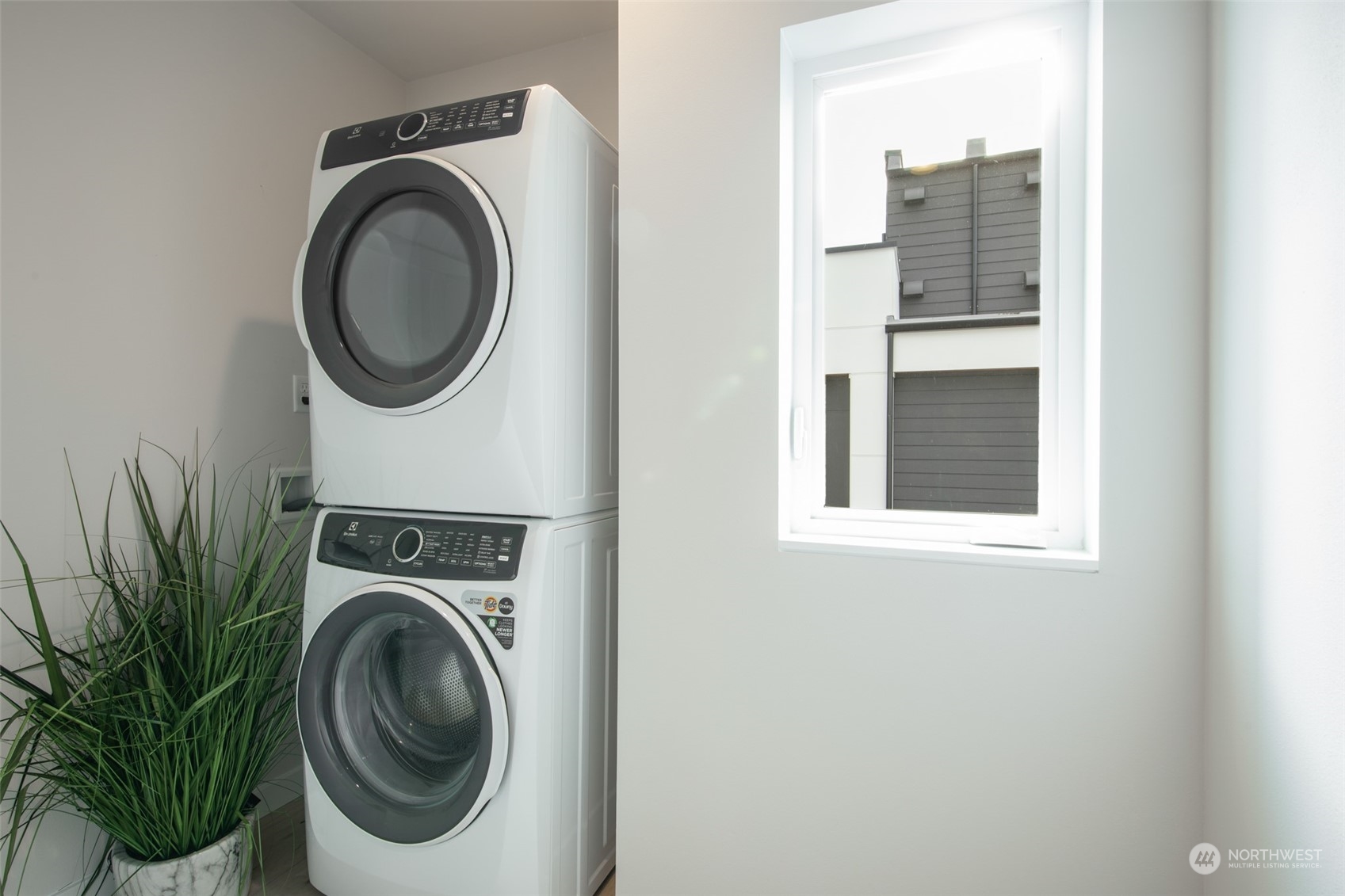 property viewer photo 23