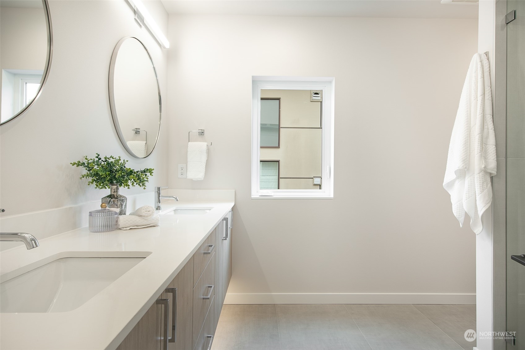 property viewer photo 24