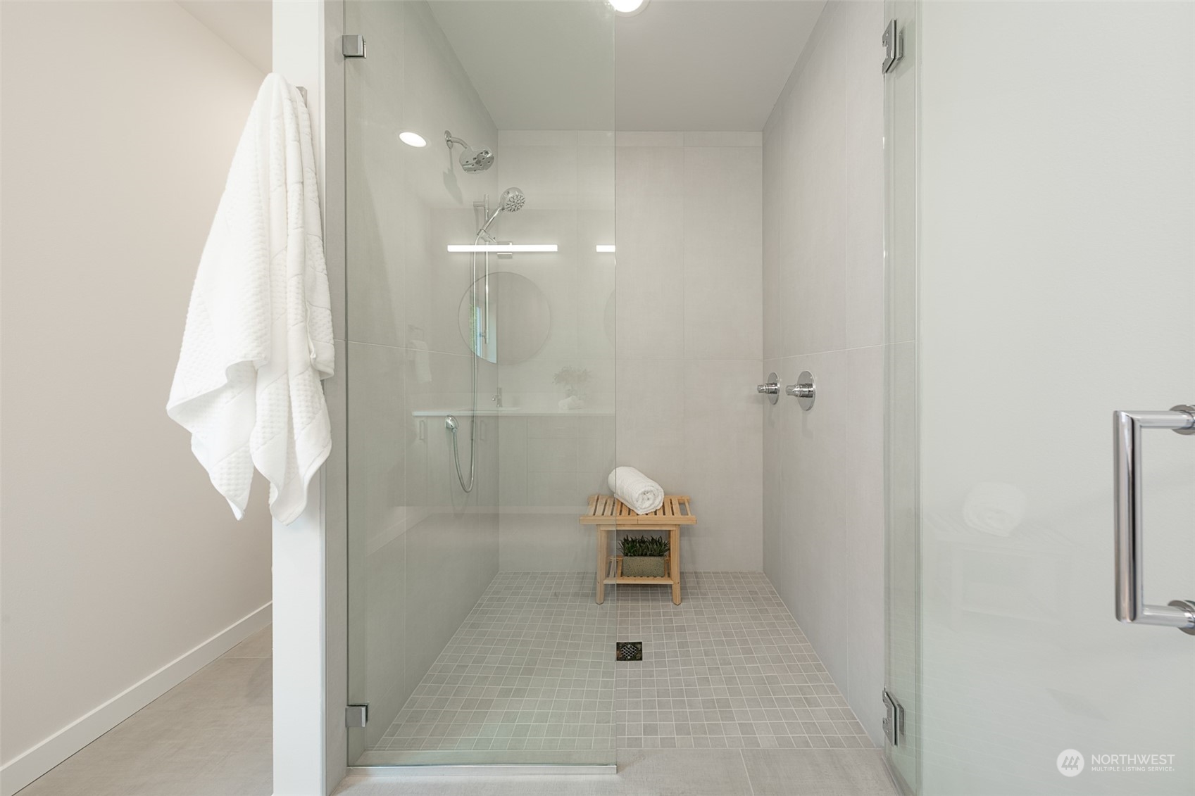 property viewer photo 25