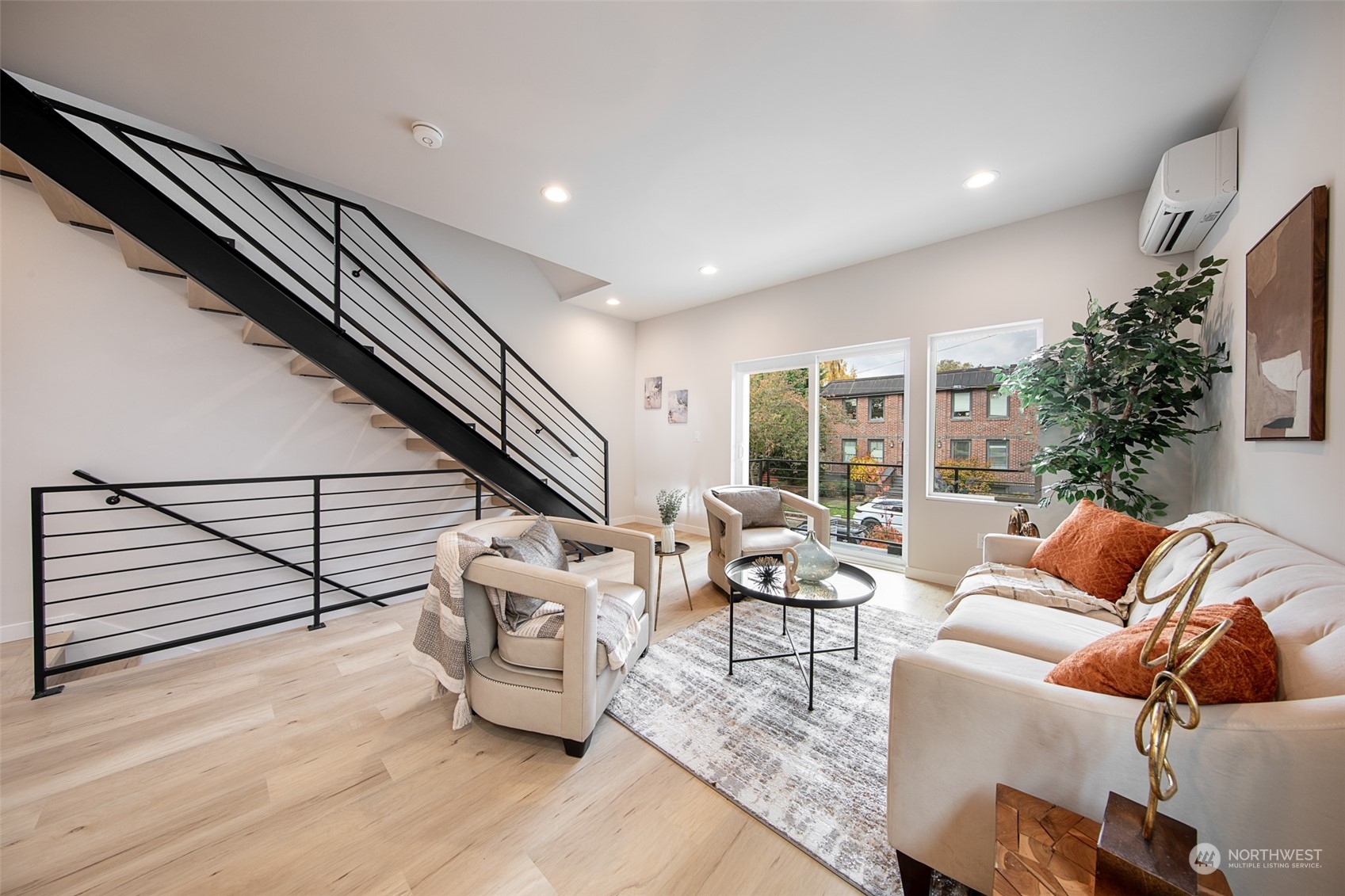 property viewer photo 7