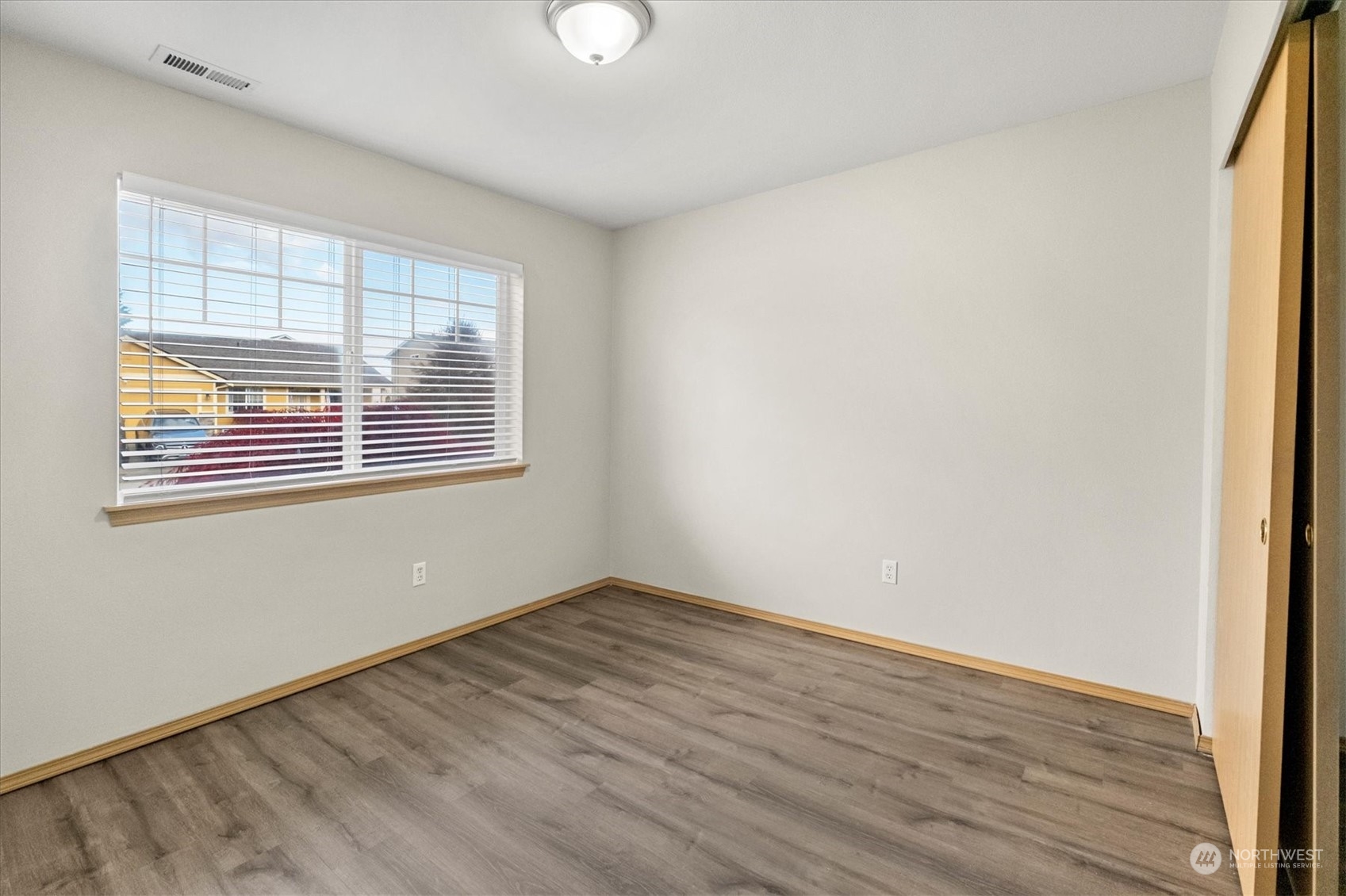 property viewer photo 20