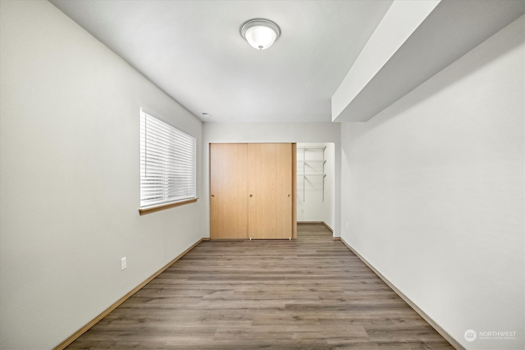 property viewer photo 26