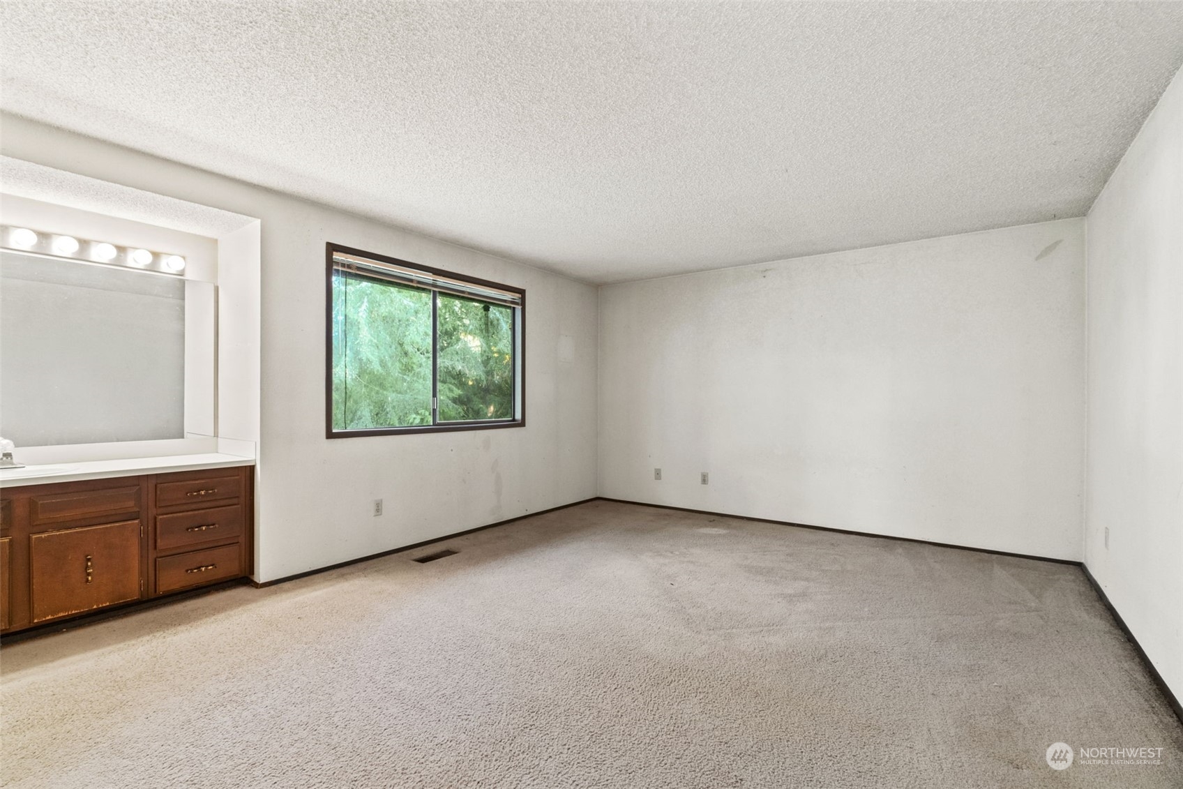 property viewer photo 18