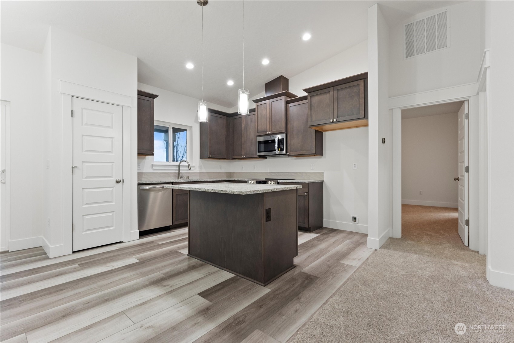 property viewer photo 3