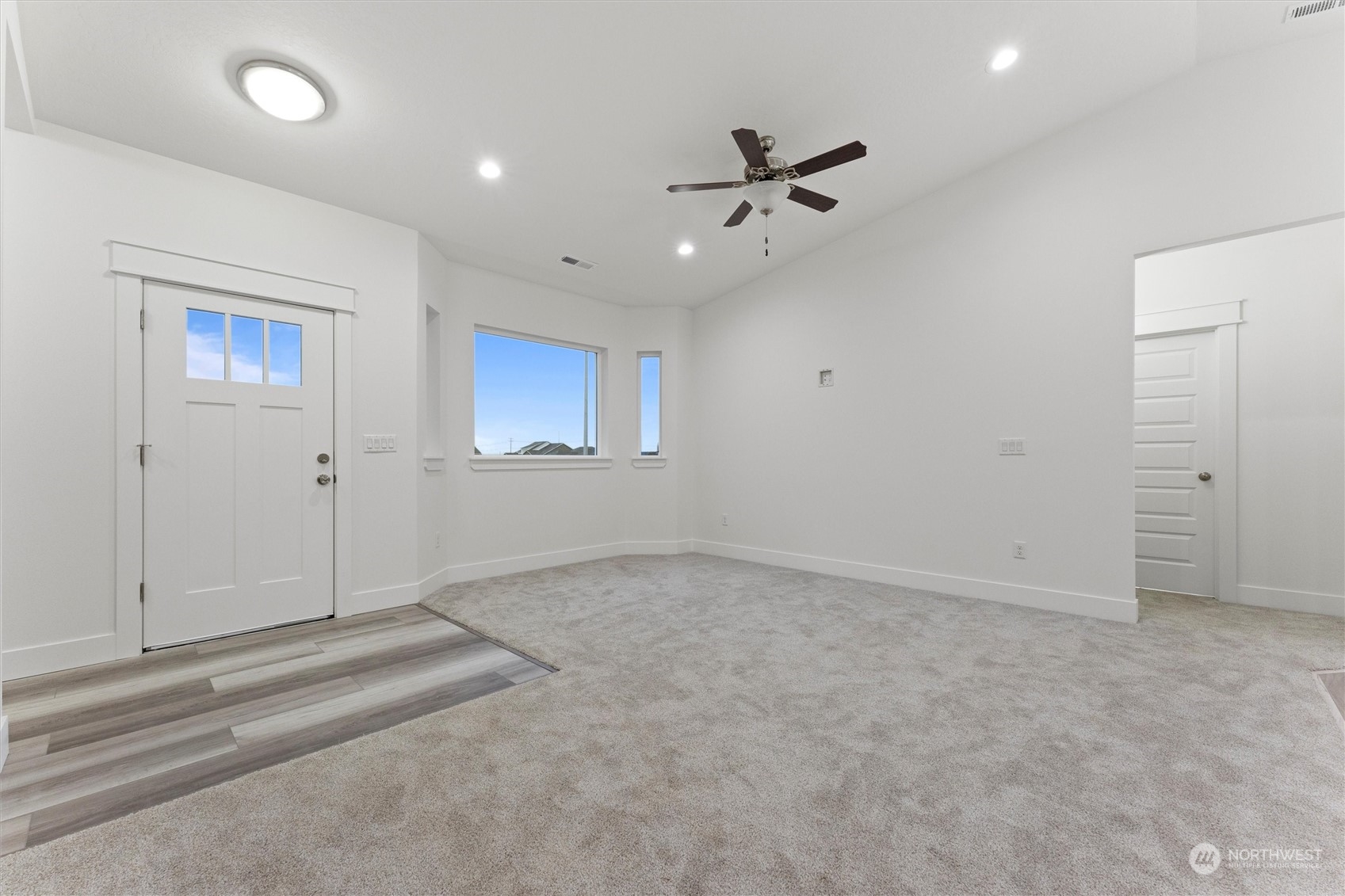property viewer photo 7