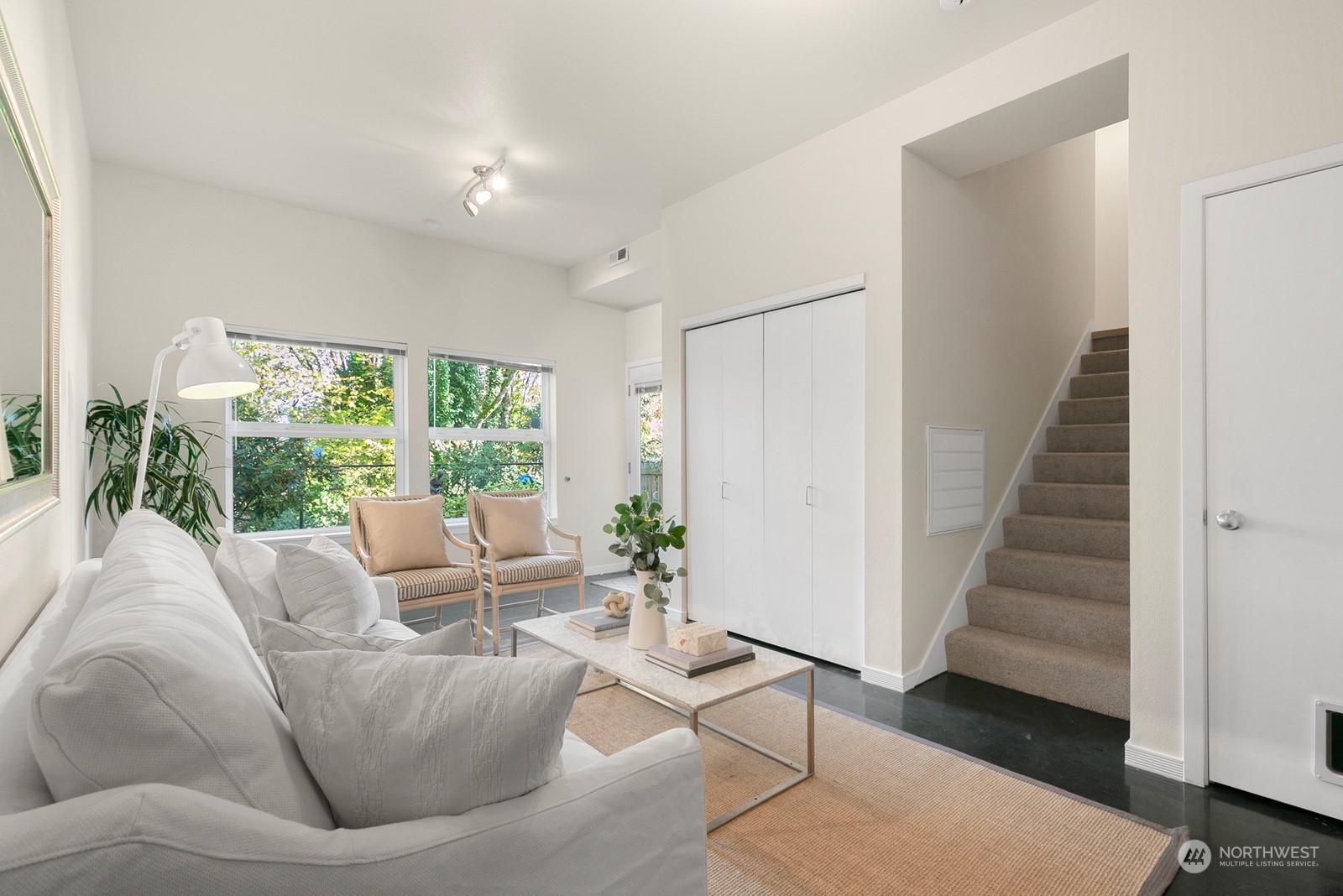 property viewer photo 20
