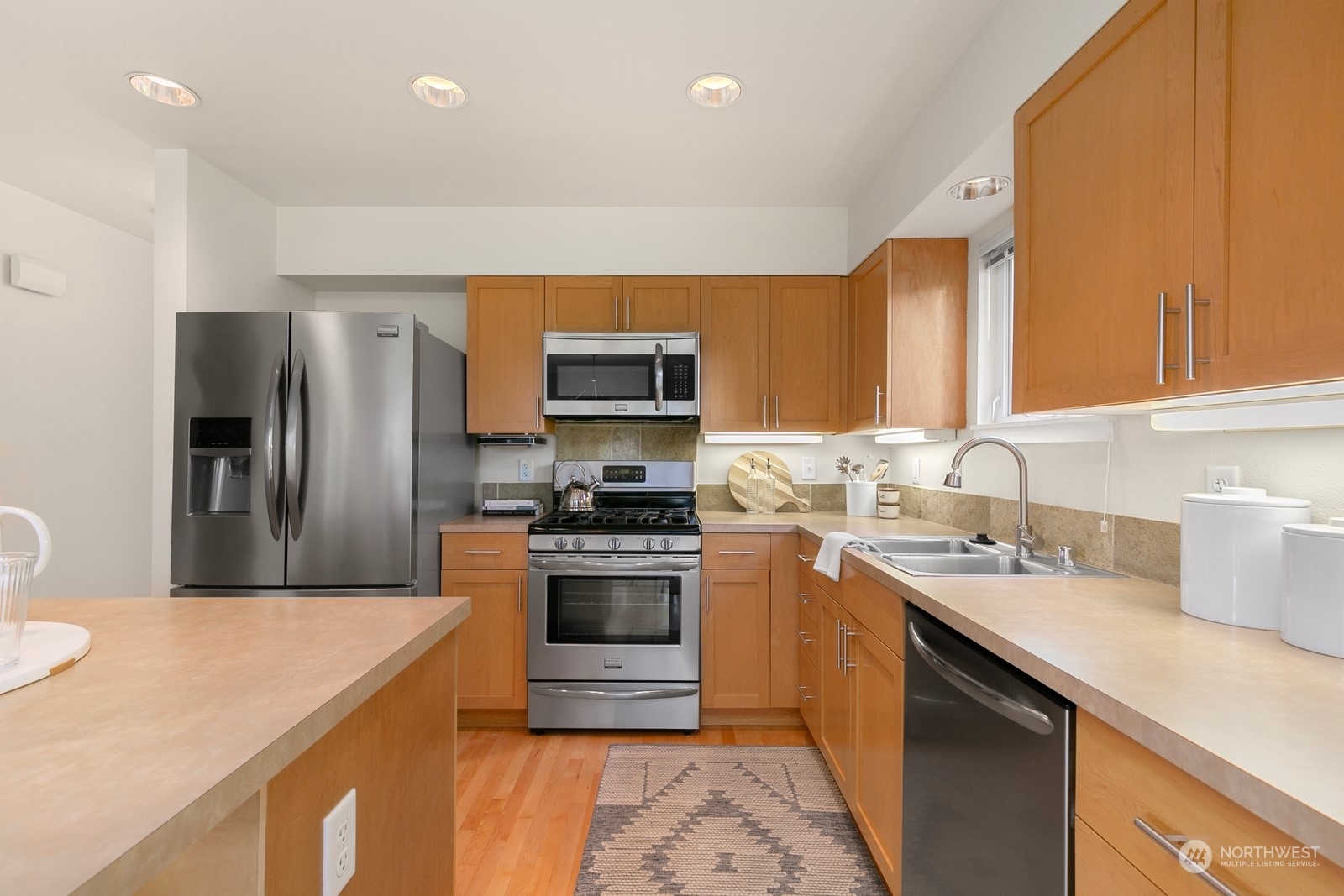 property viewer photo 6