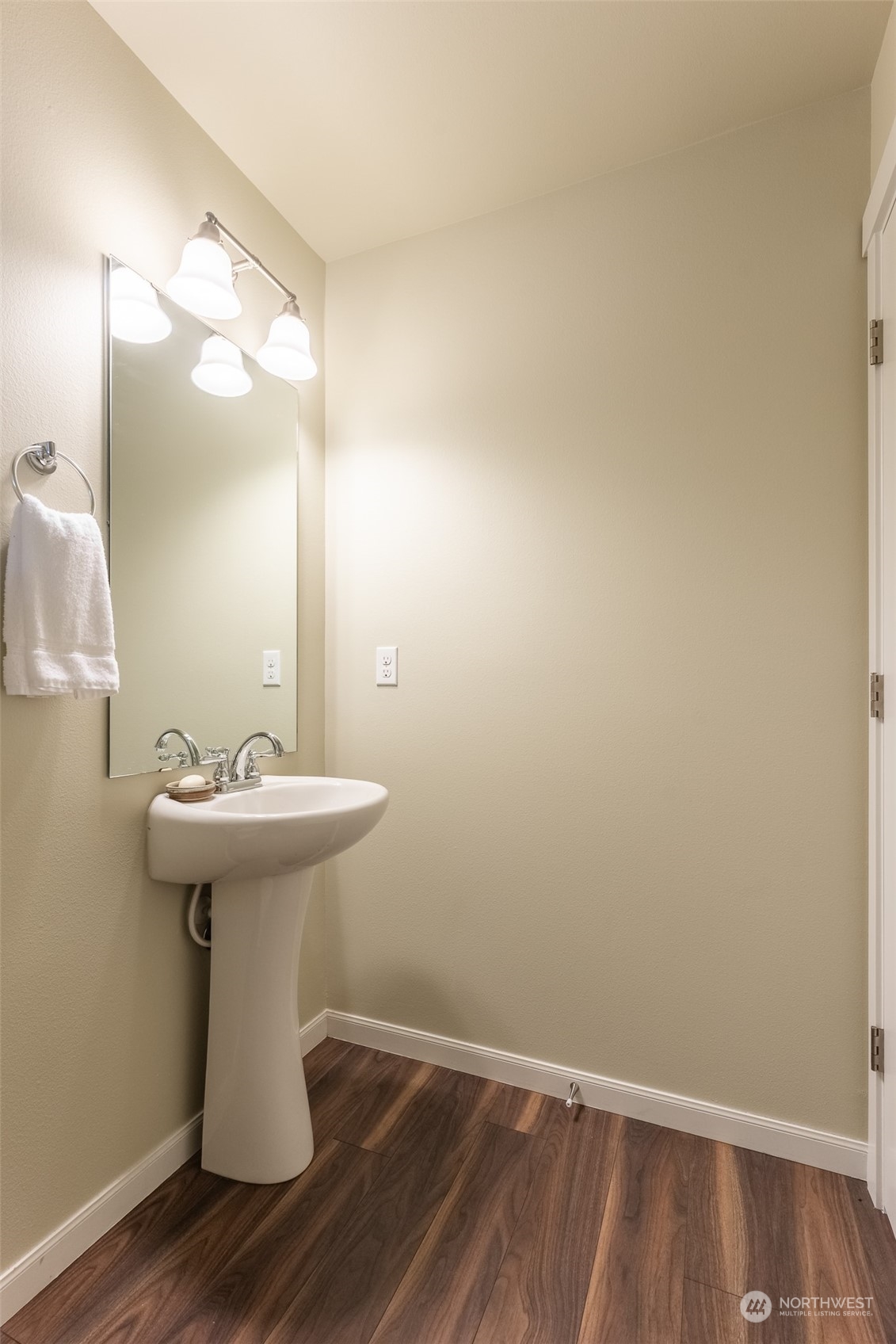property viewer photo 16