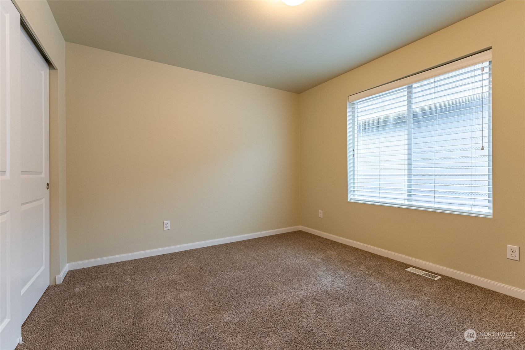 property viewer photo 23