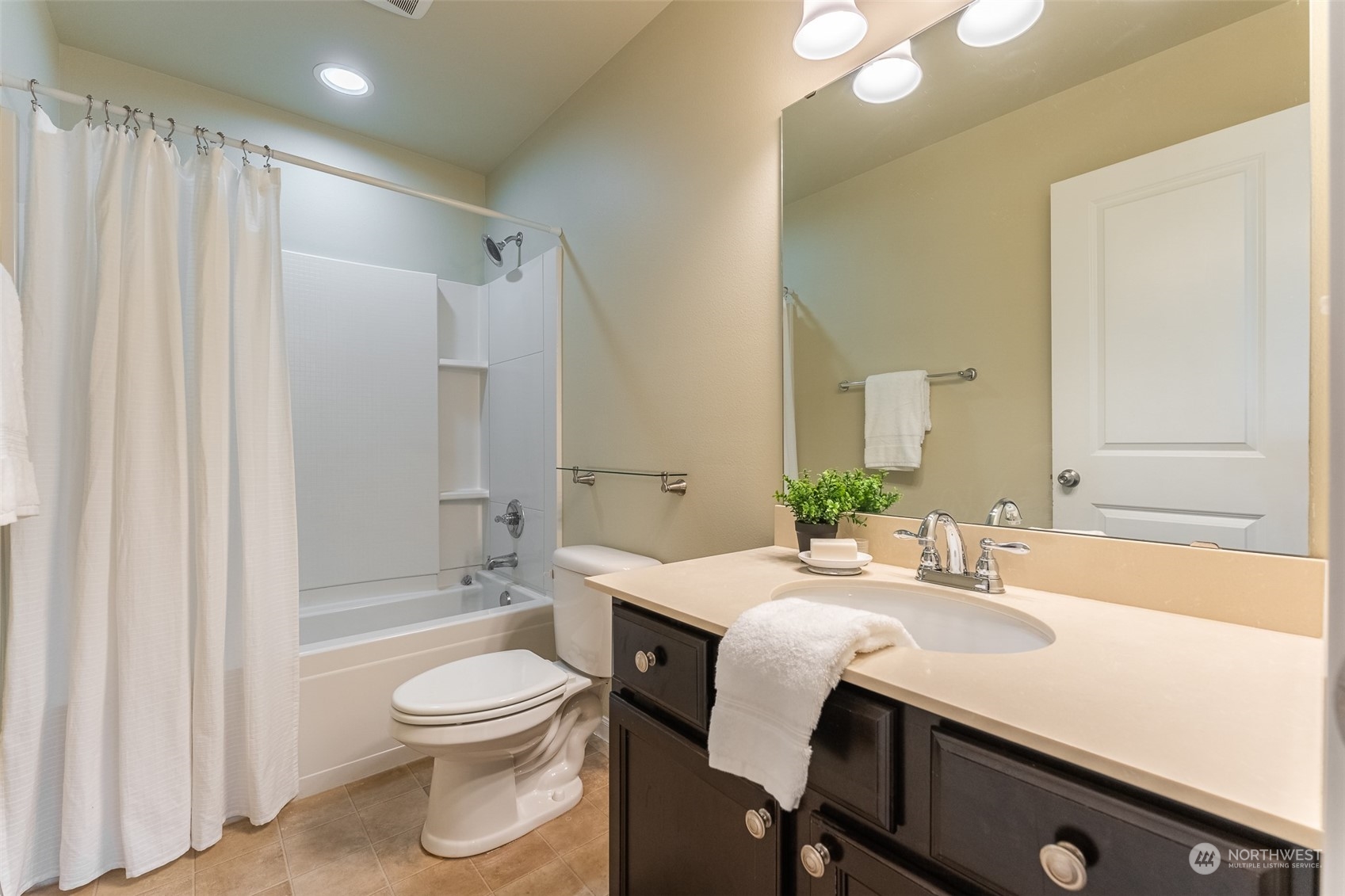 property viewer photo 24