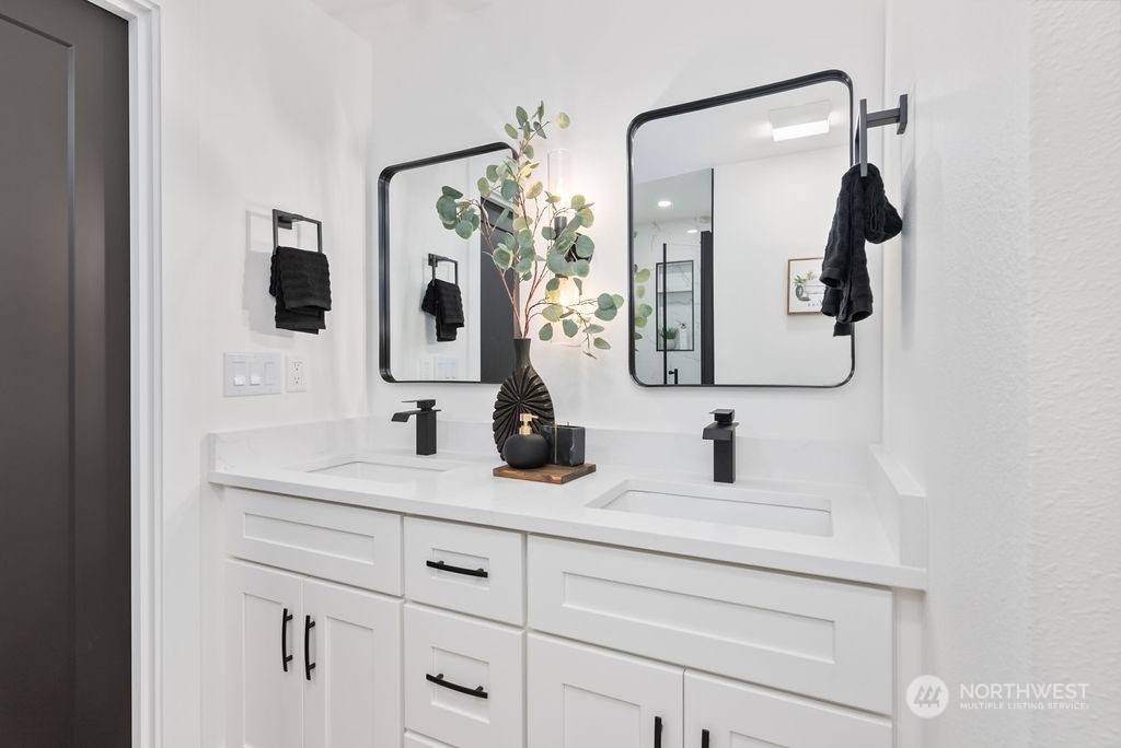 property viewer photo 19