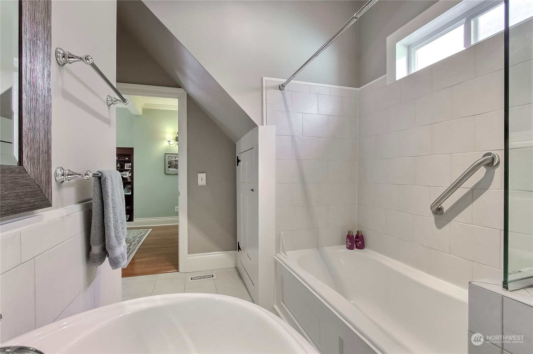 property viewer photo 12