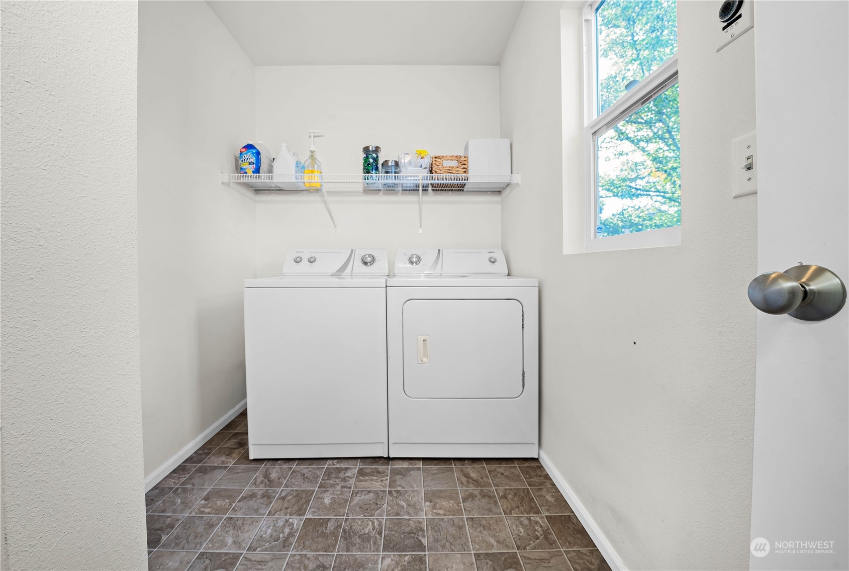 property viewer photo 18