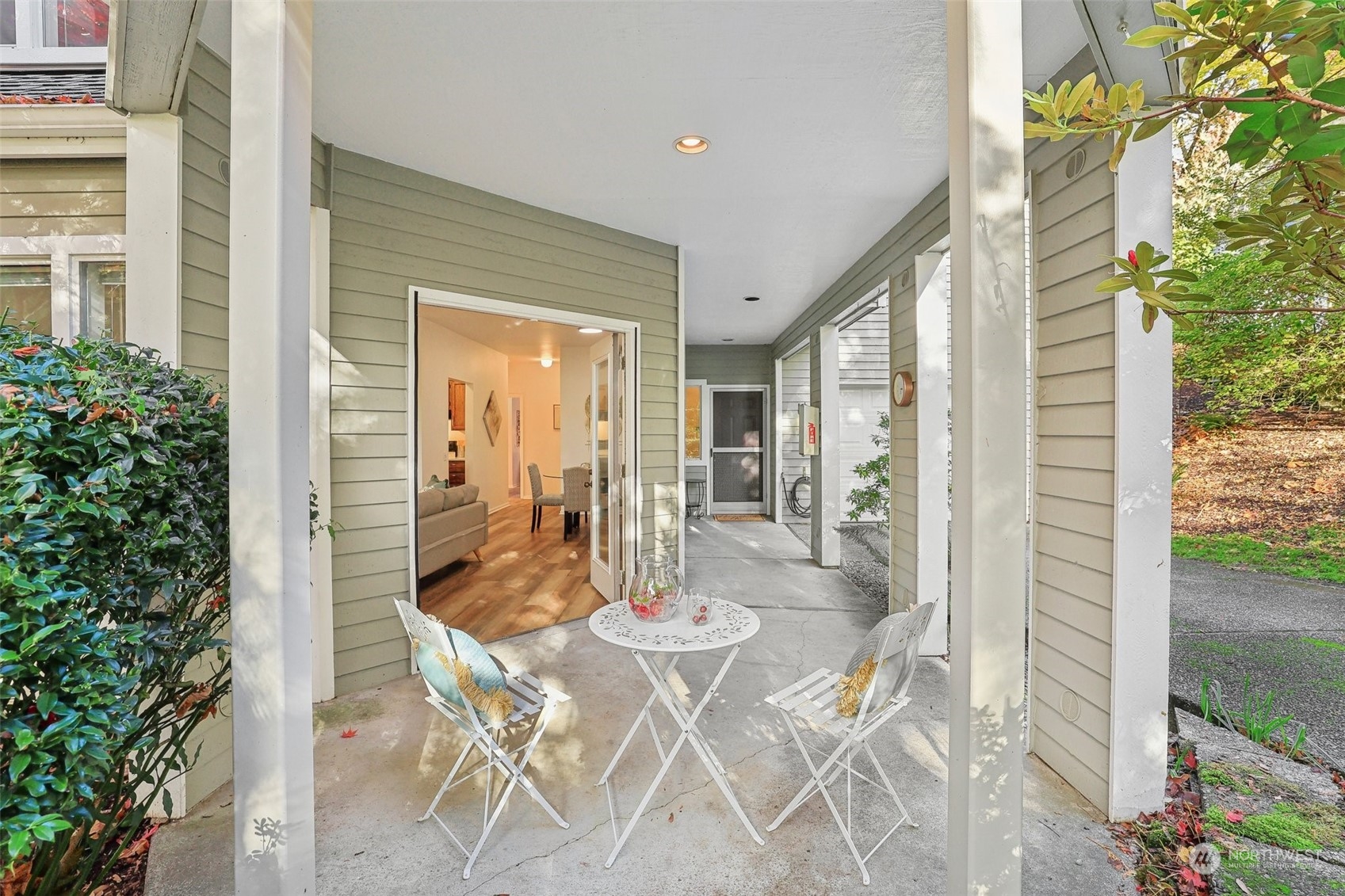 property viewer photo 1
