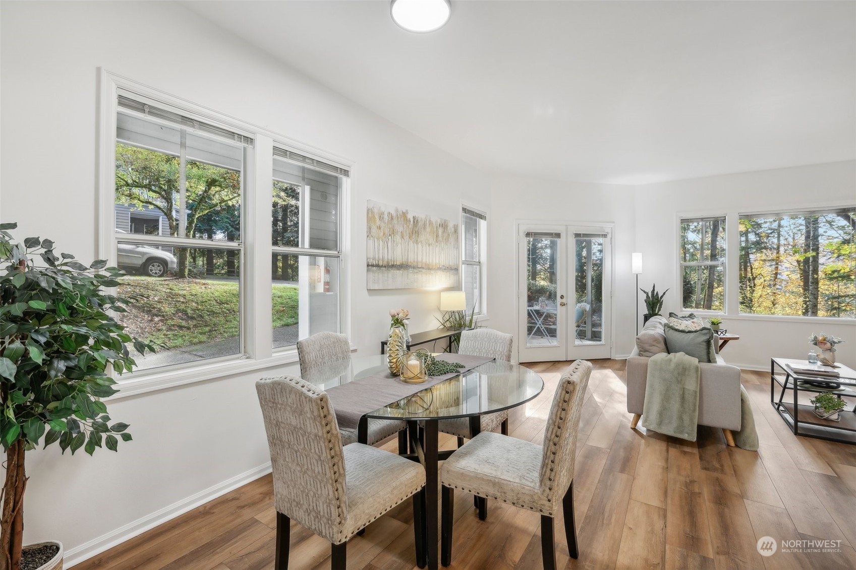 property viewer photo 6