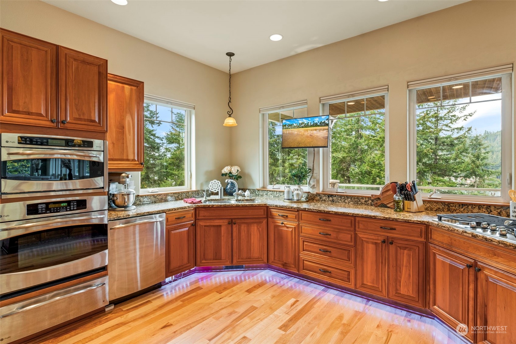 property viewer photo 11