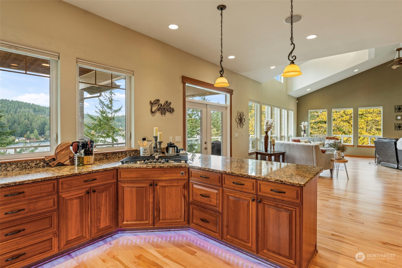 property viewer photo 12