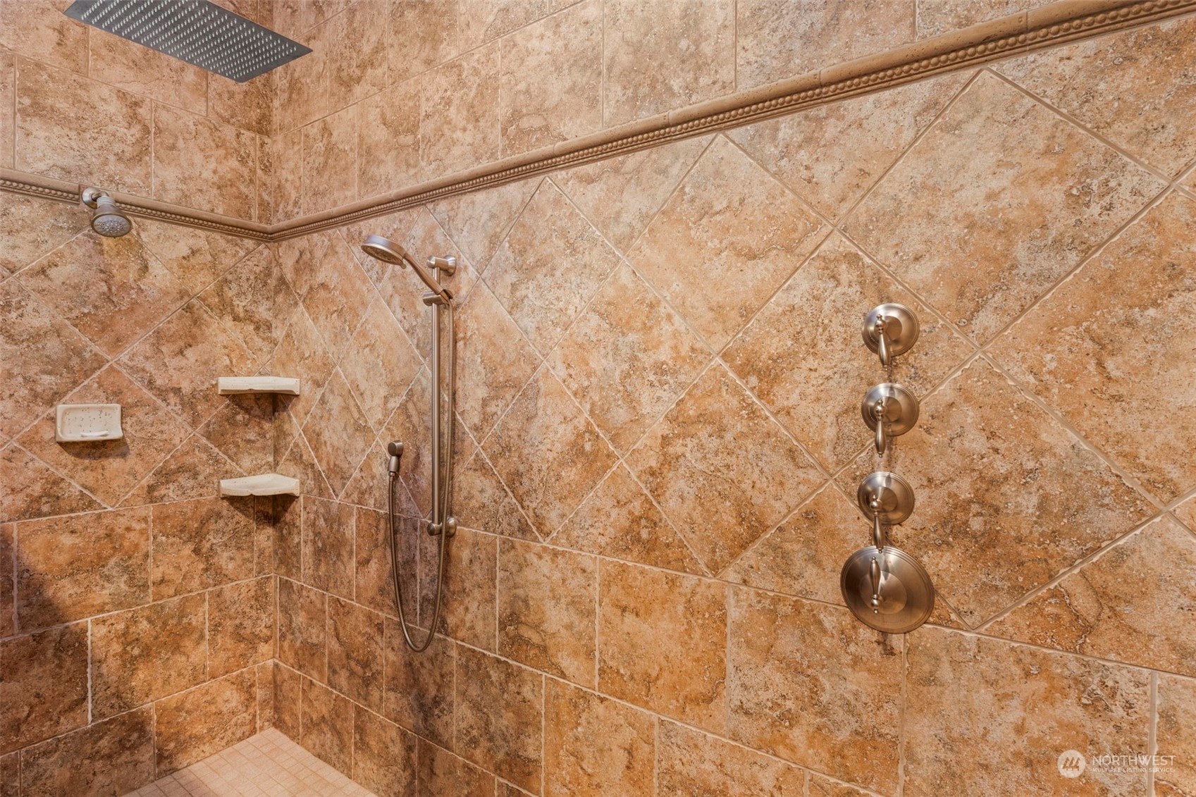 property viewer photo 25
