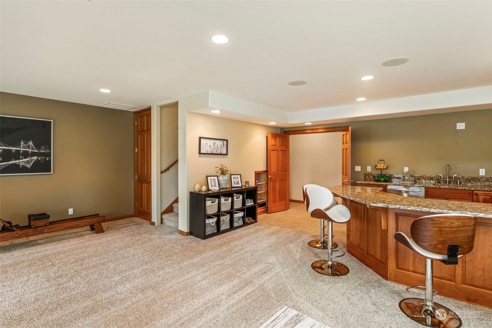 property viewer photo 30