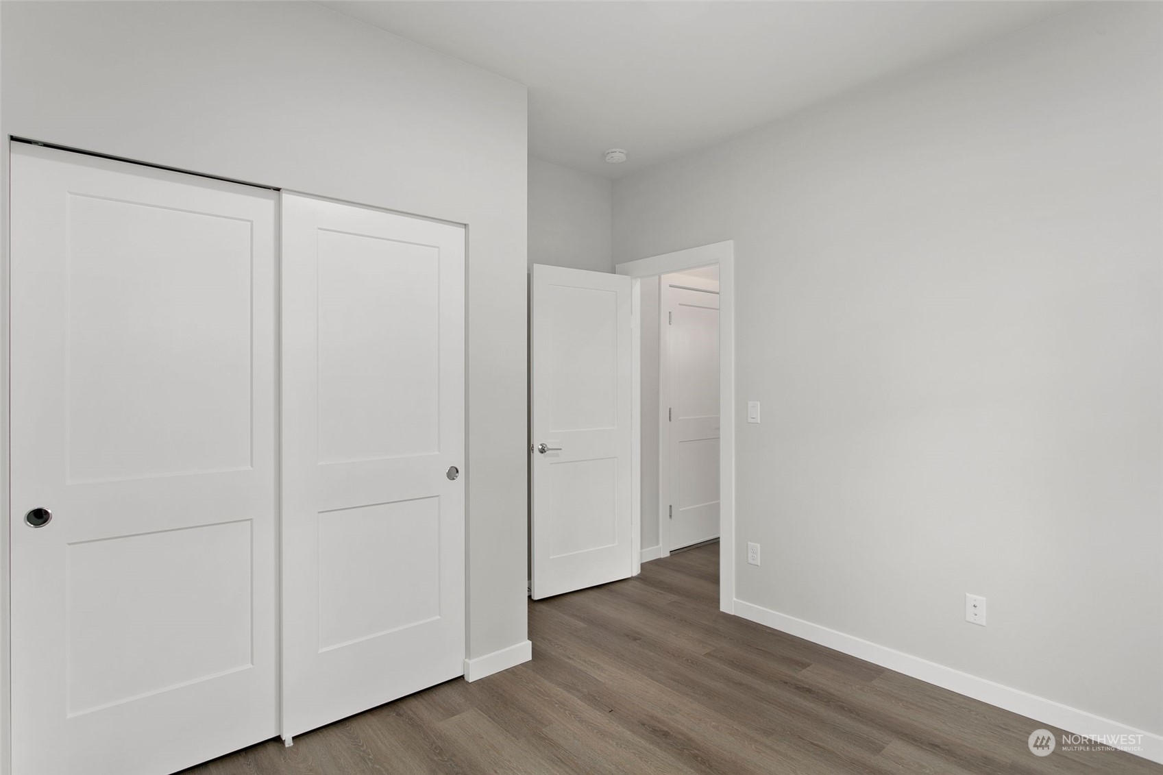 property viewer photo 15