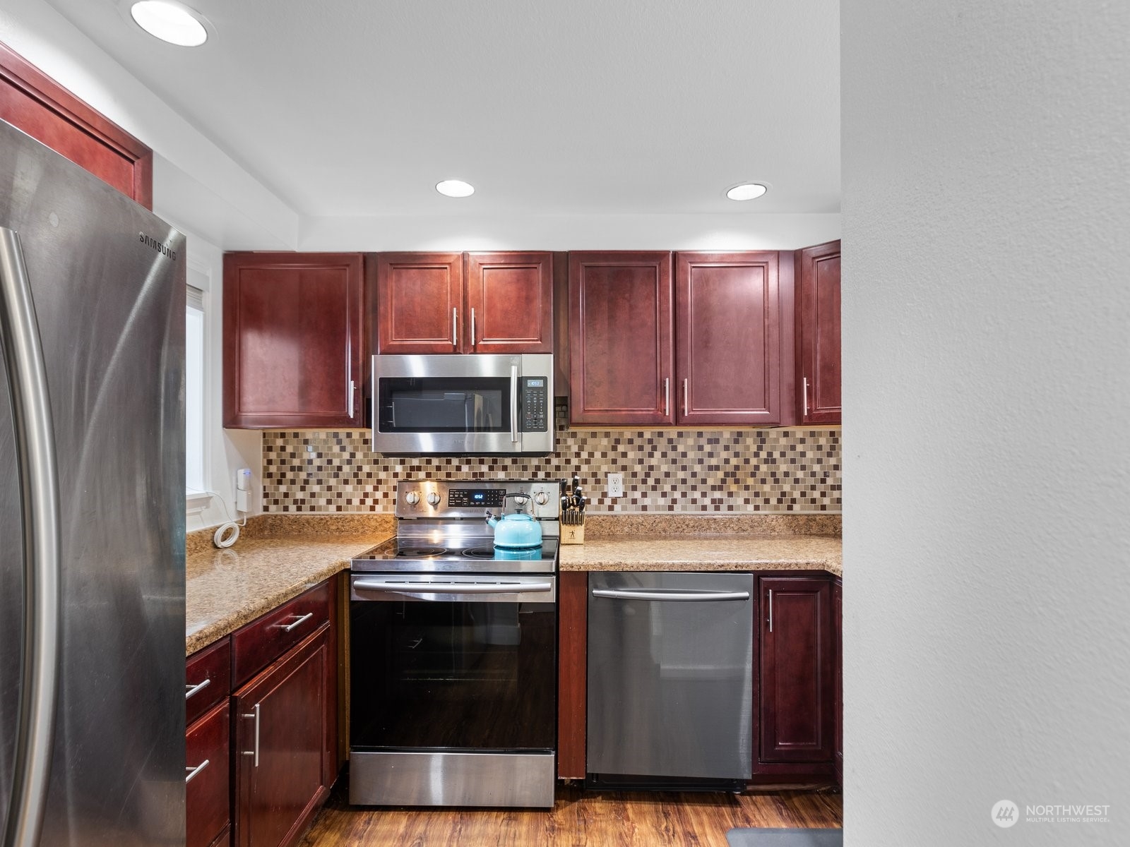 property viewer photo 2