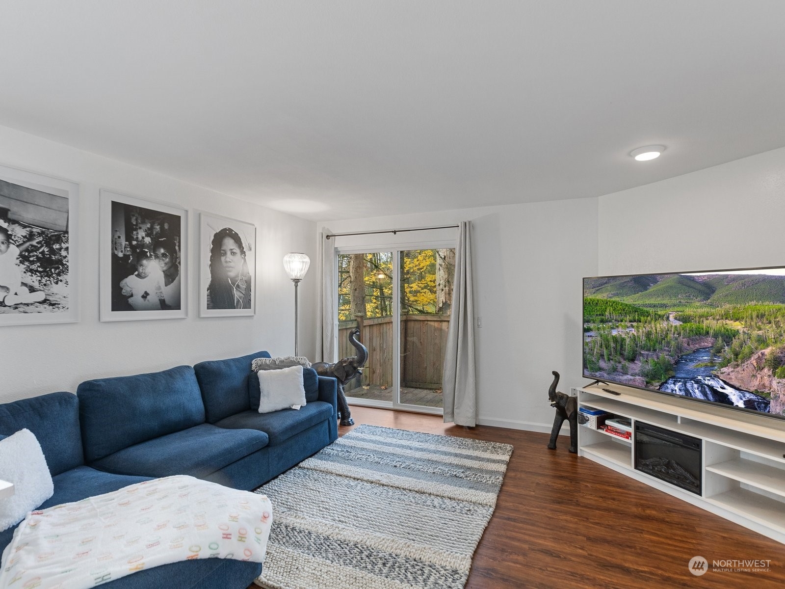 property viewer photo 4