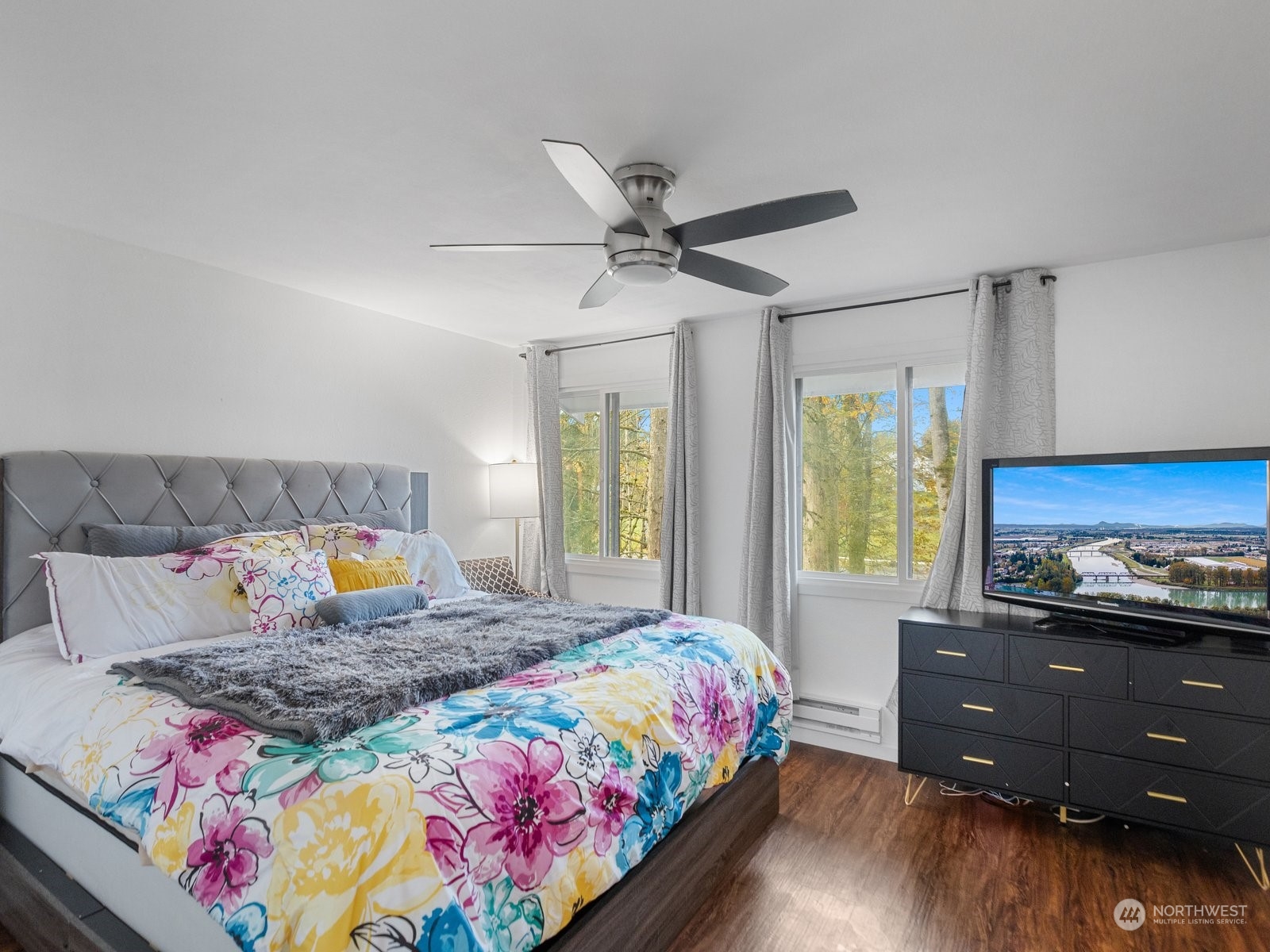 property viewer photo 8
