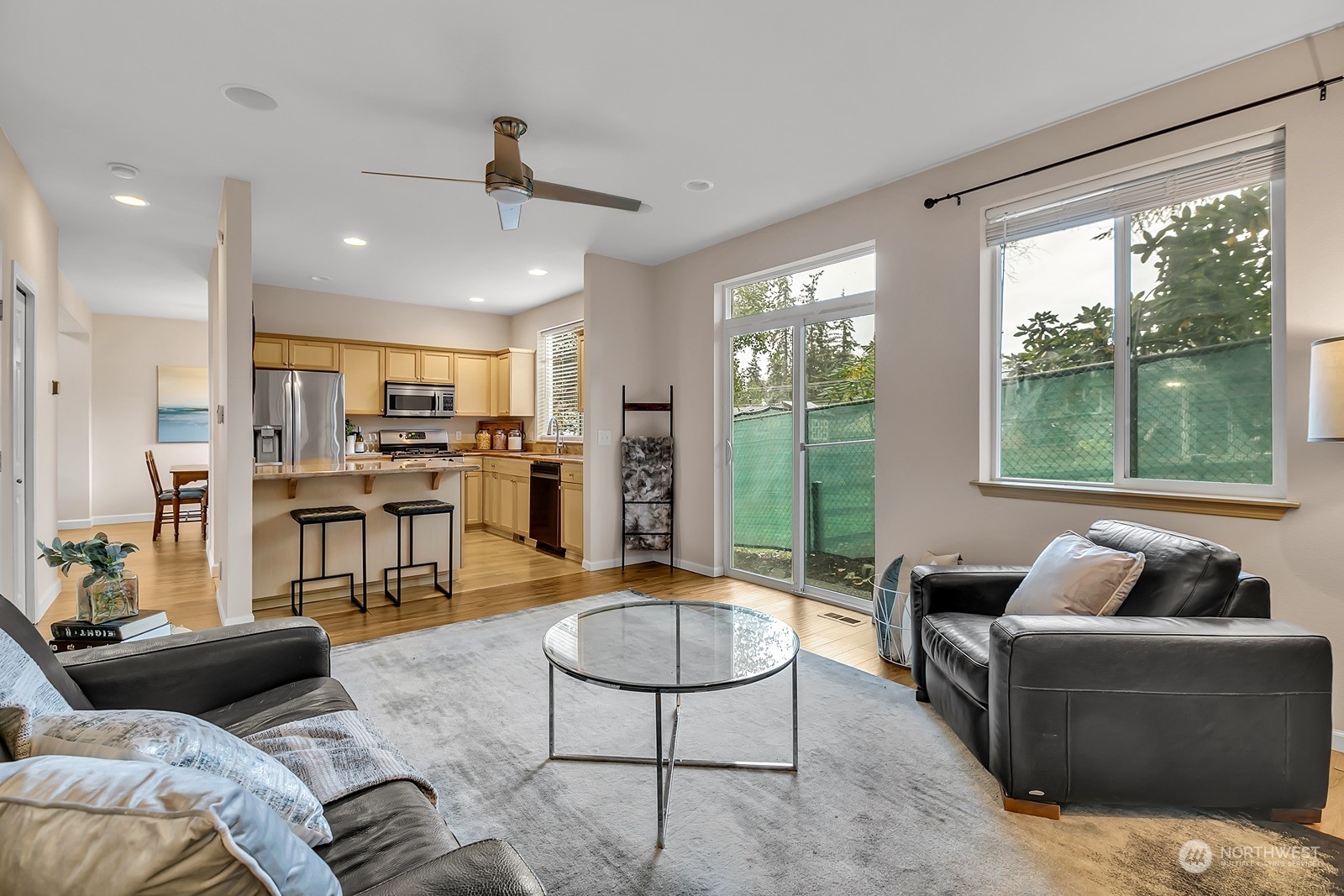 property viewer photo 16