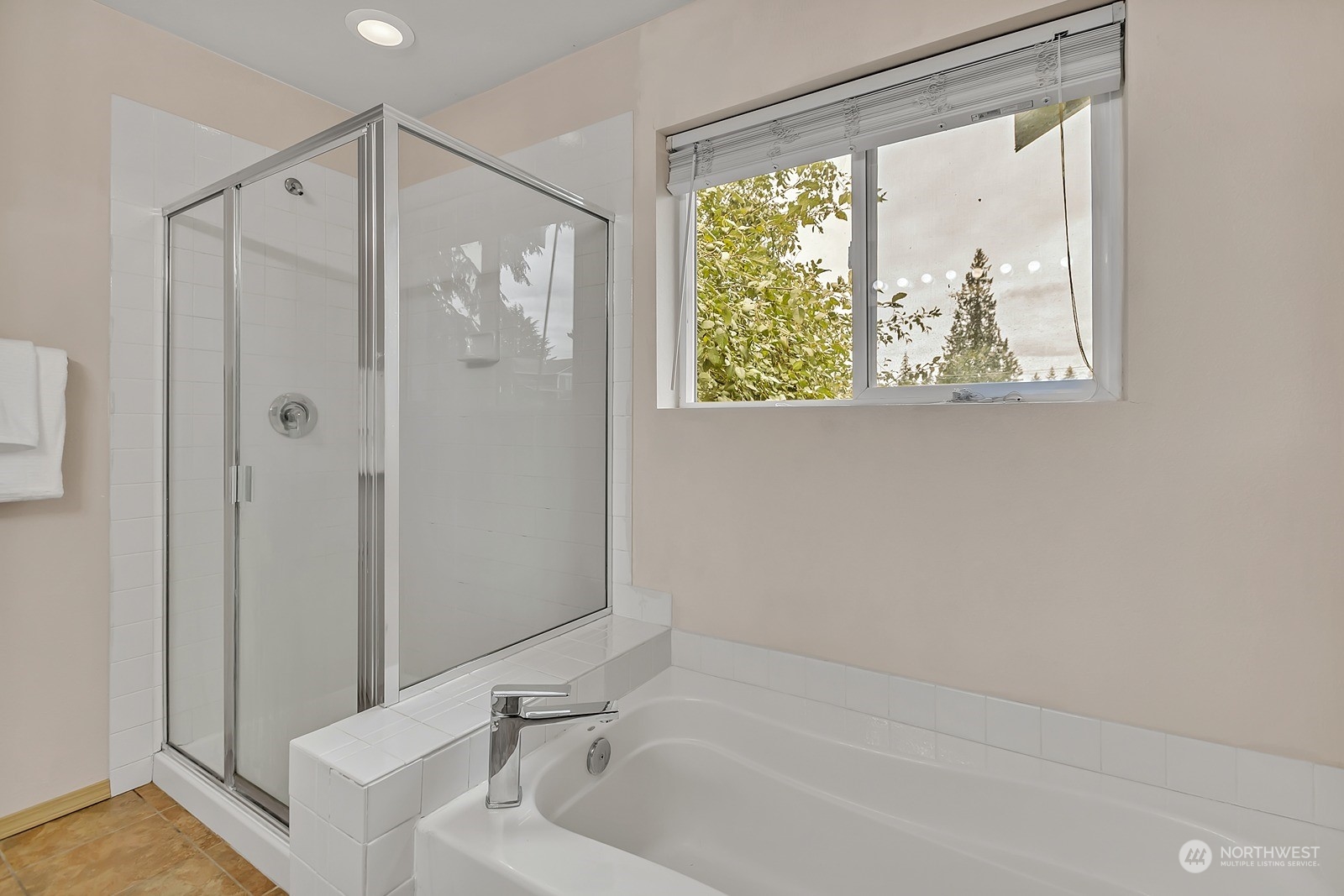 property viewer photo 22