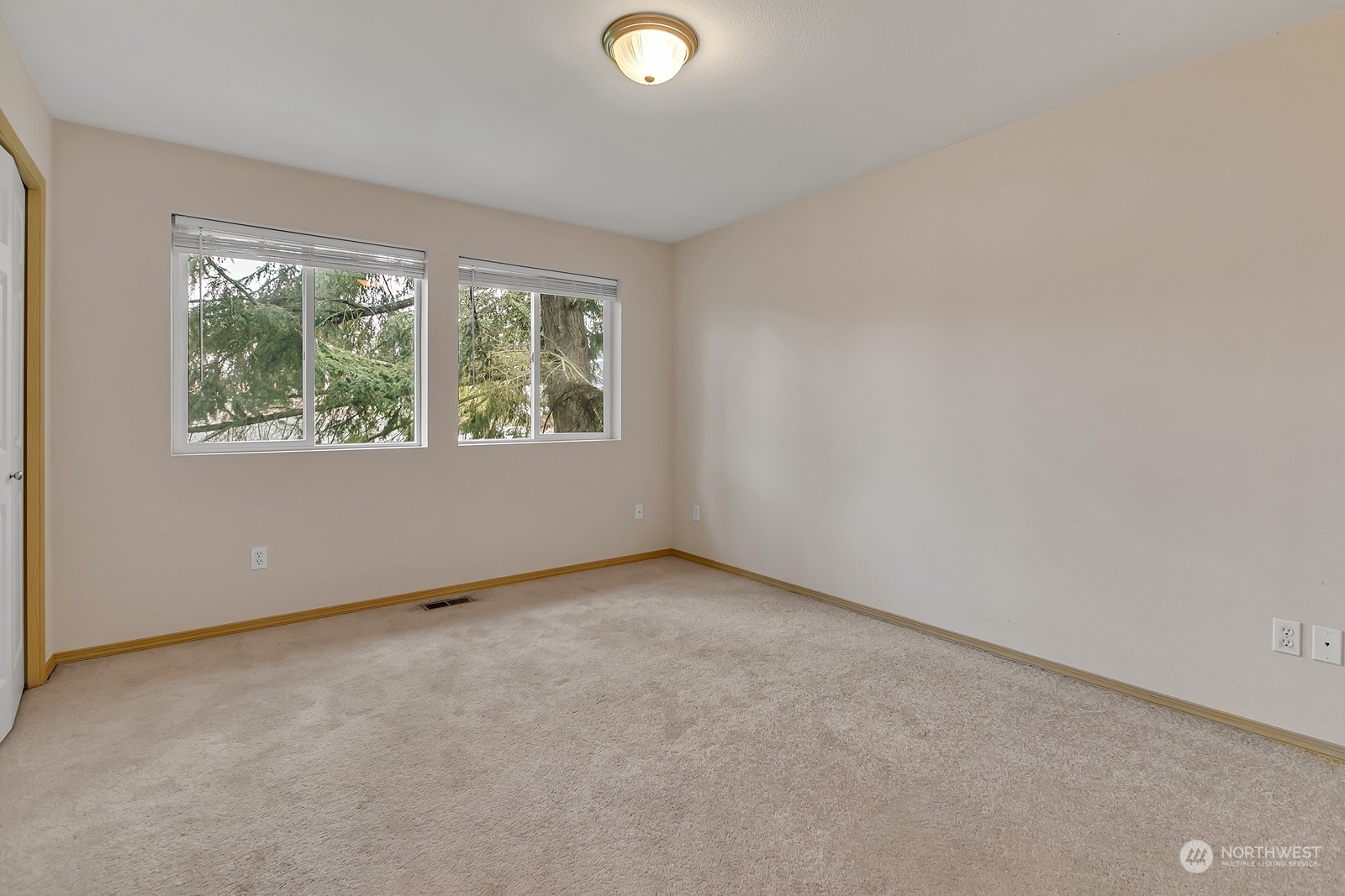 property viewer photo 24