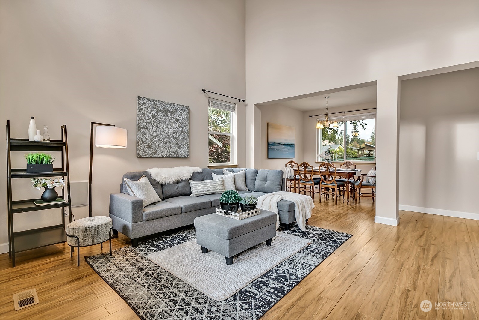property viewer photo 3