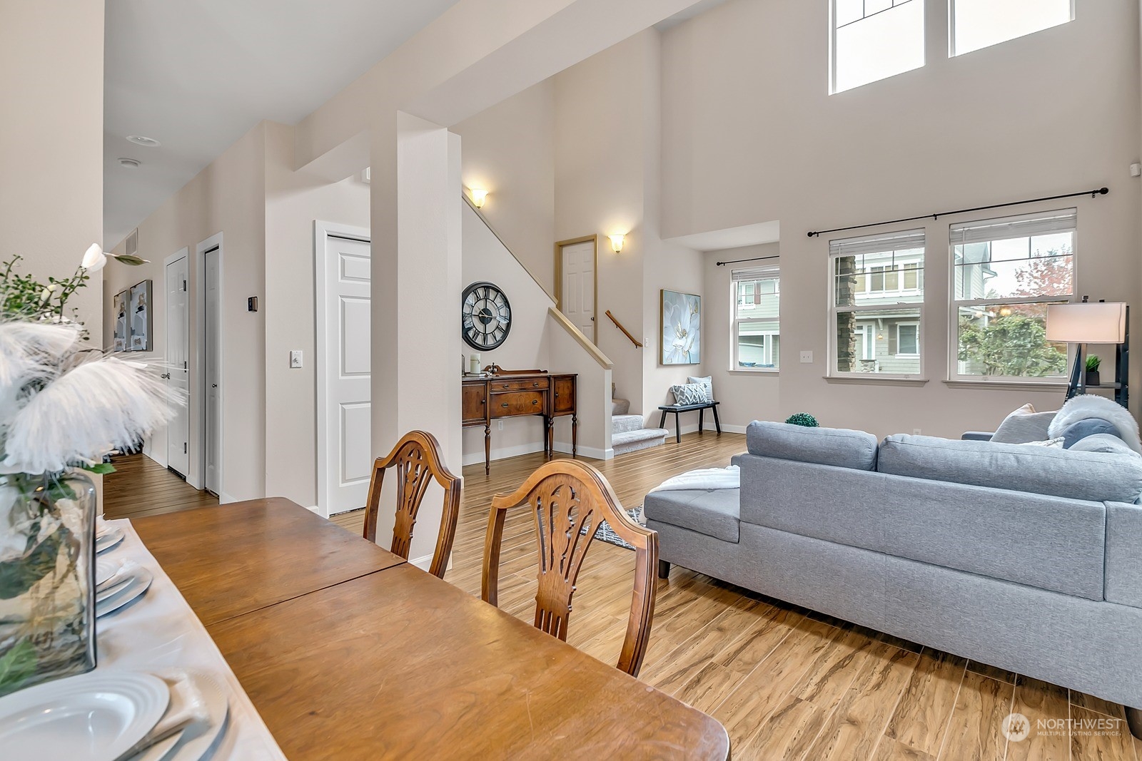 property viewer photo 9