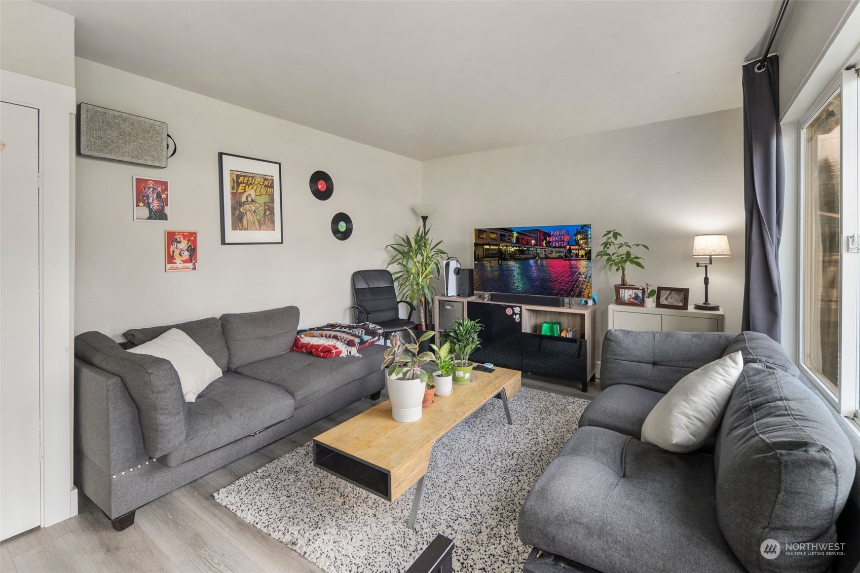 property viewer photo 4