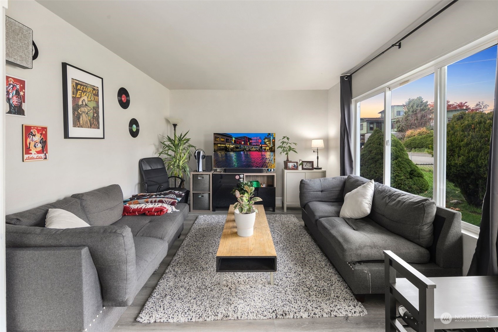 property viewer photo 5
