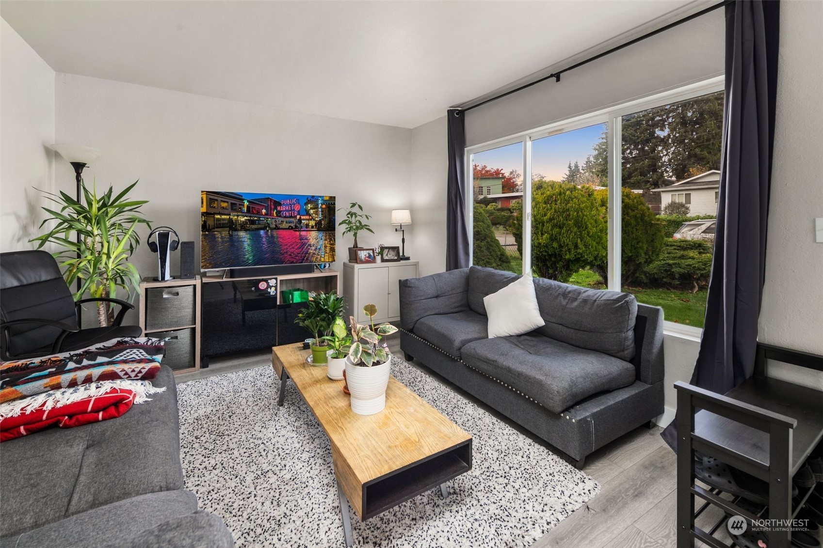 property viewer photo 7