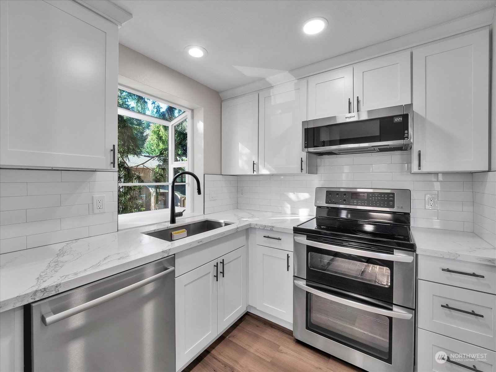 property viewer photo 11