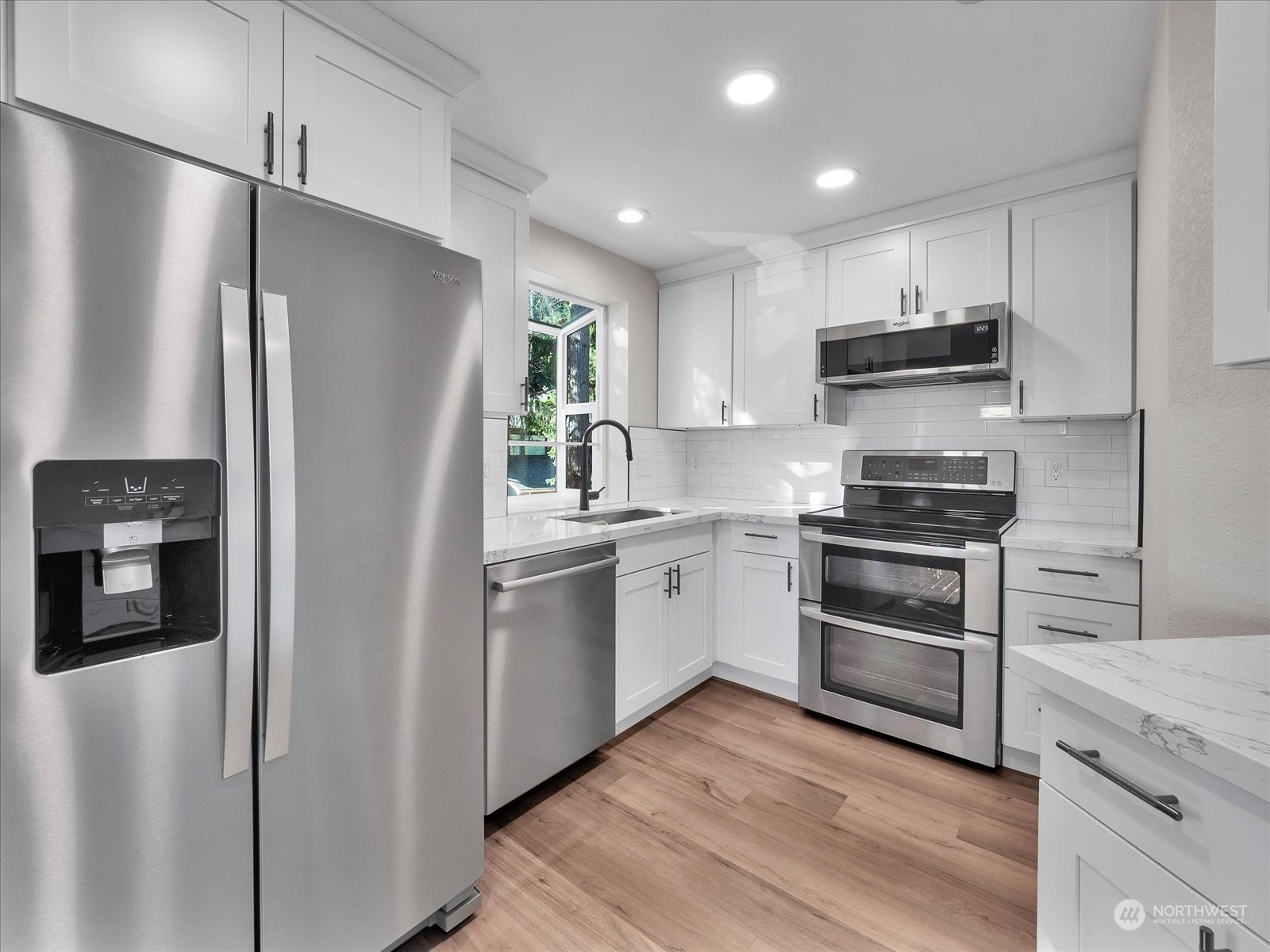 property viewer photo 2
